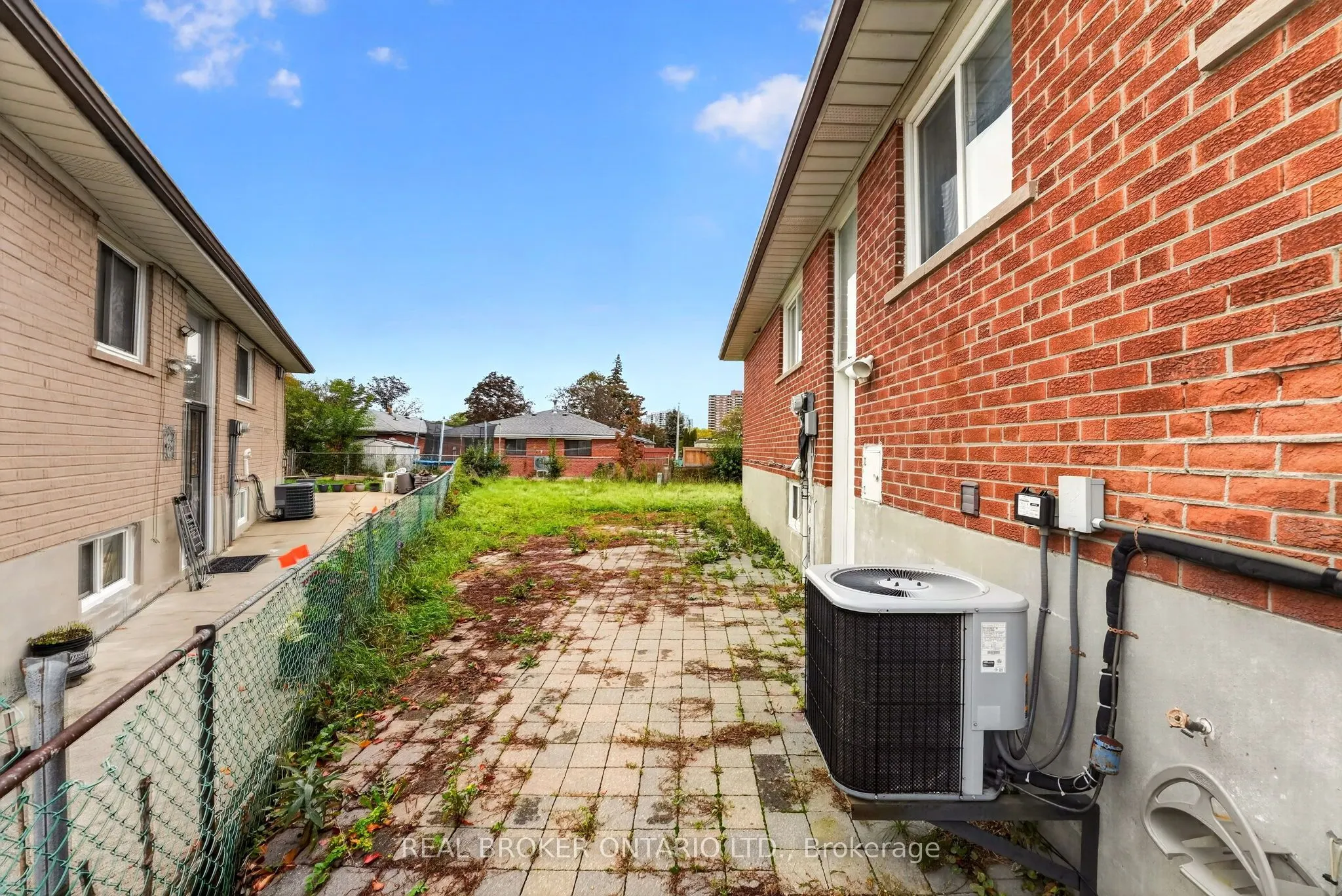 27 Vange Crescent