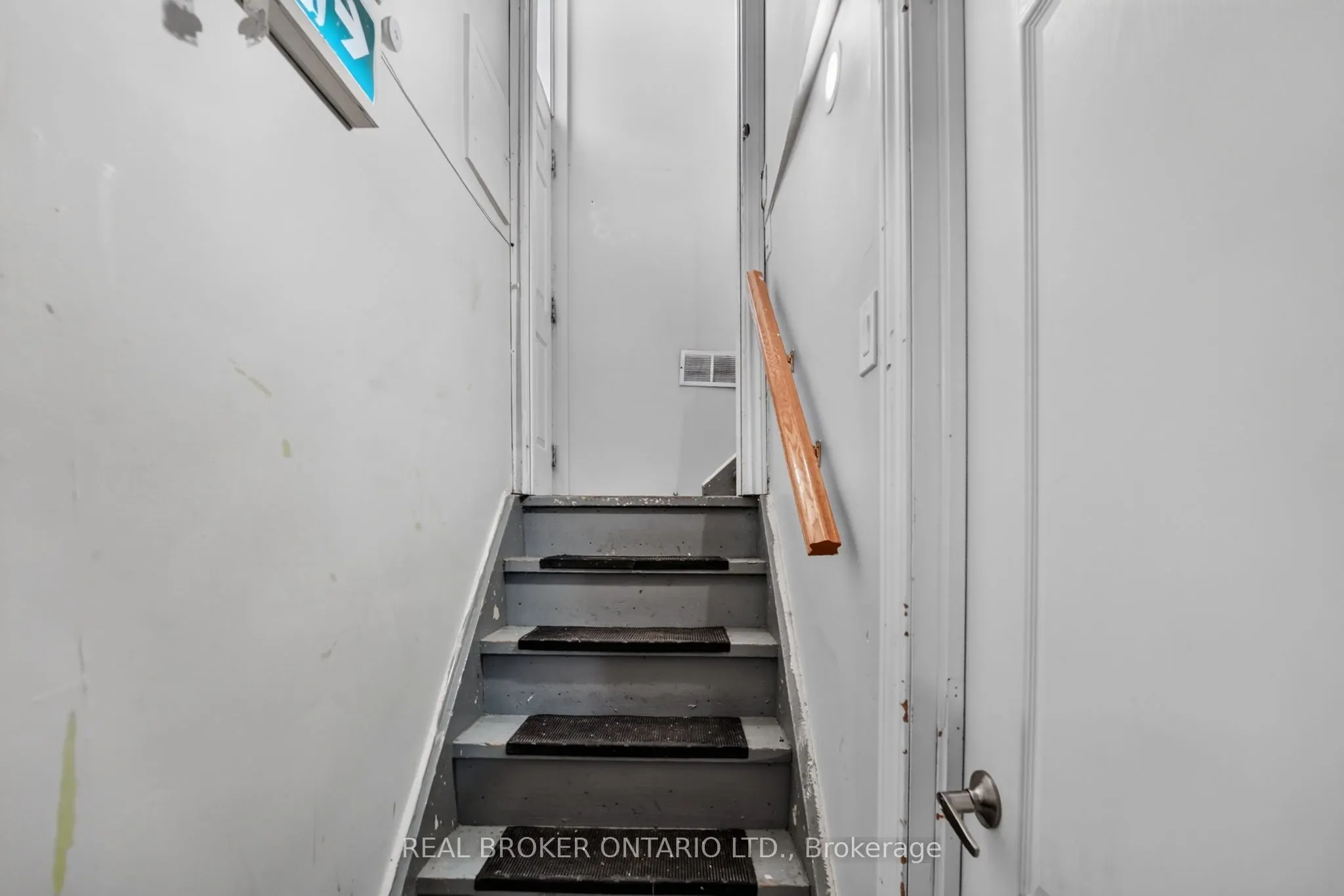 27 Vange Crescent