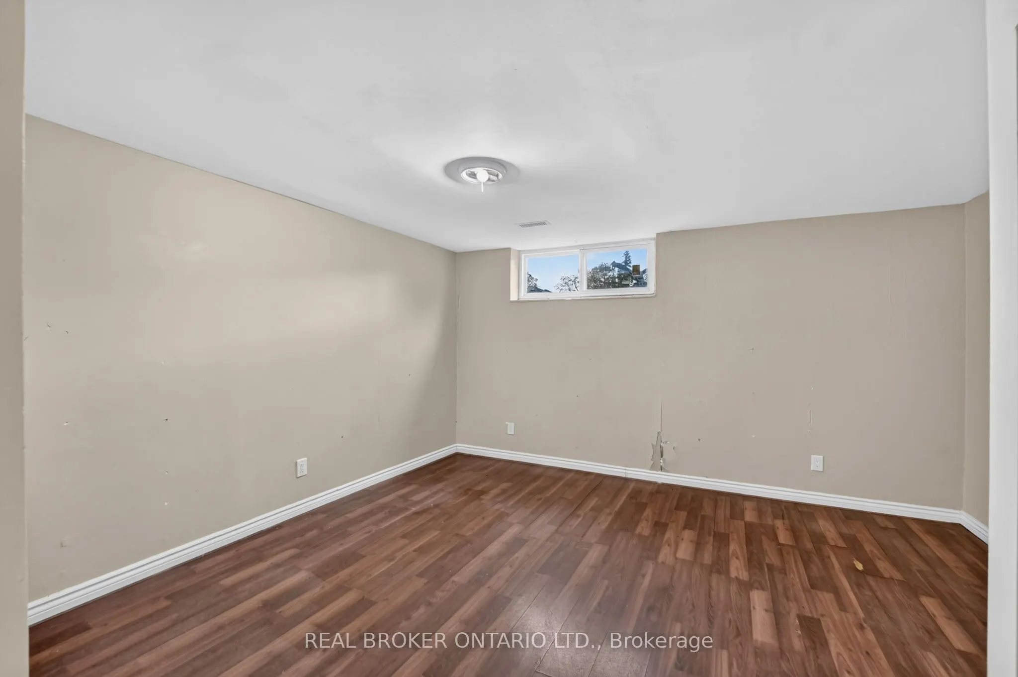 27 Vange Crescent
