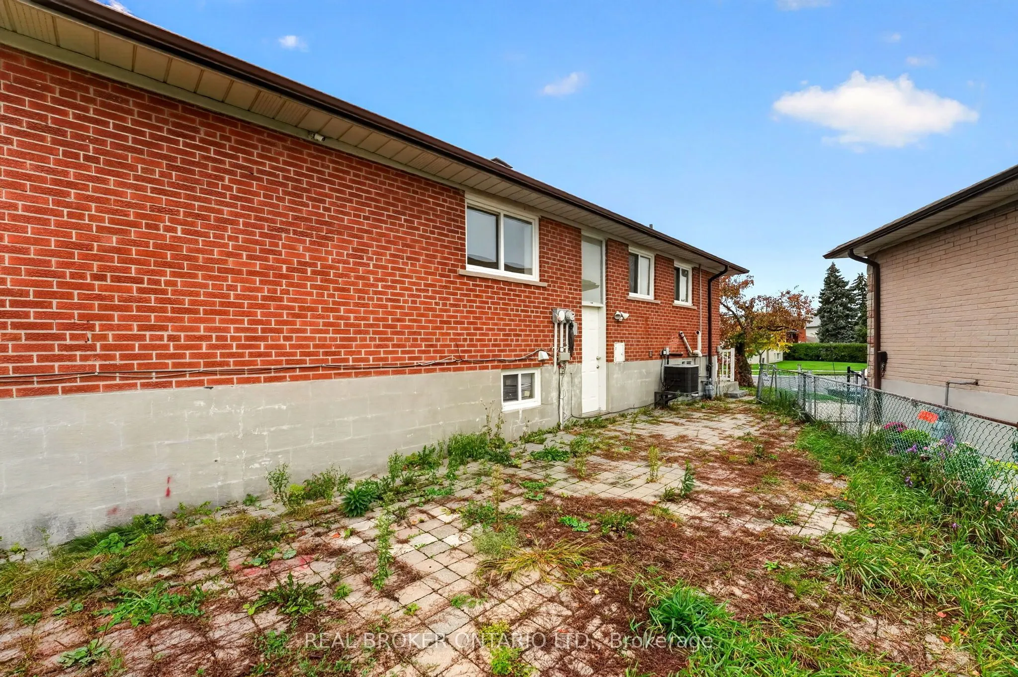 27 Vange Crescent