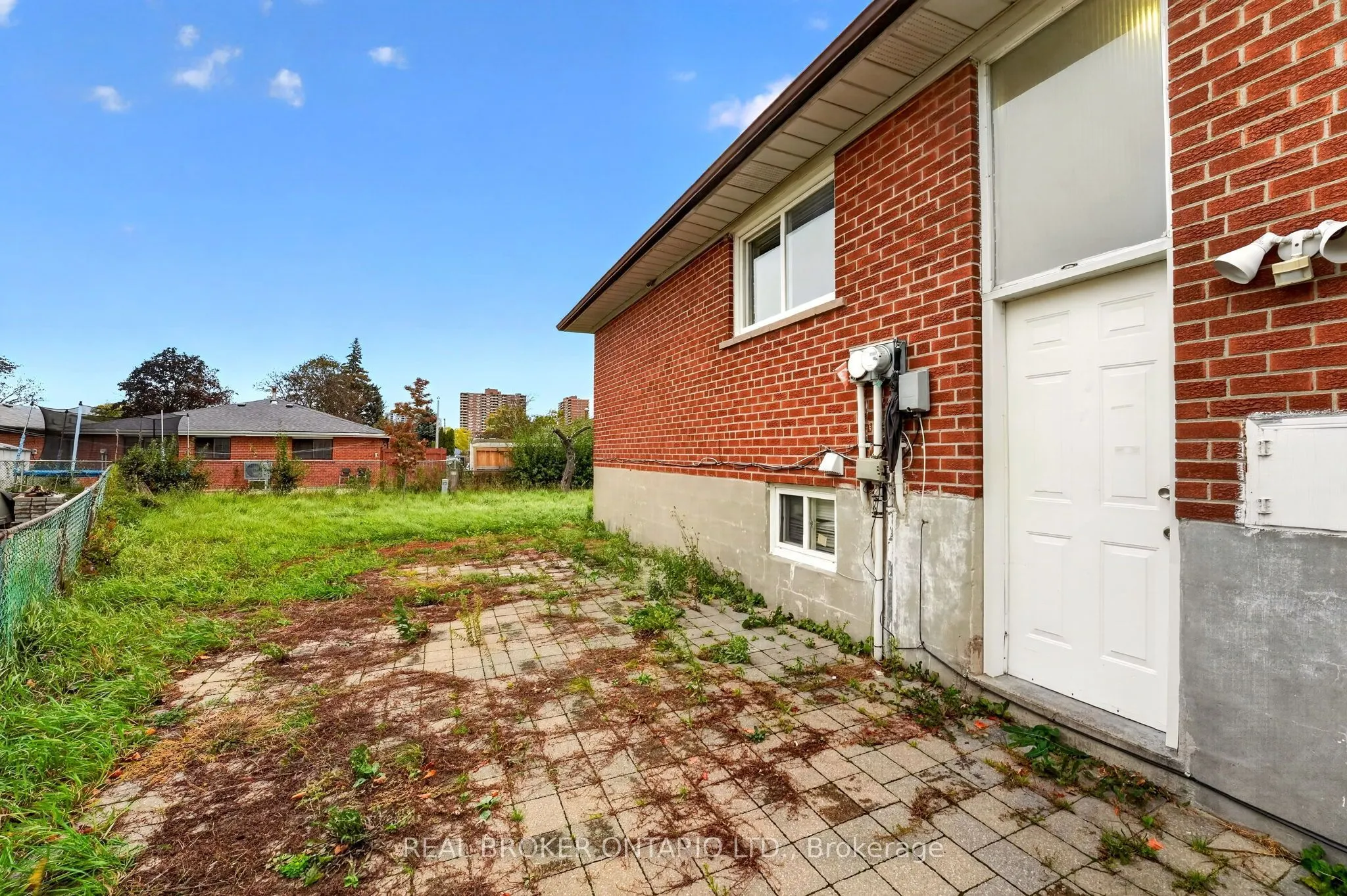 27 Vange Crescent