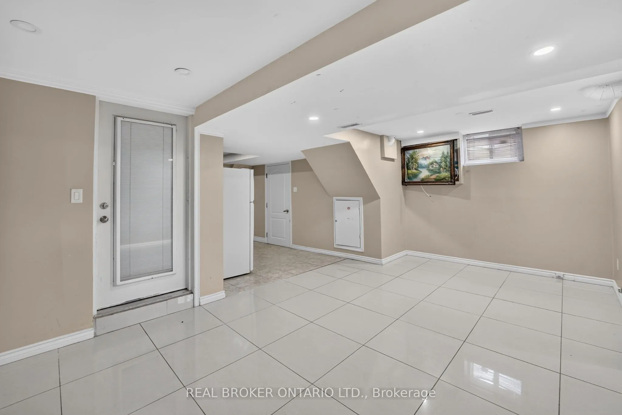 27 Vange Crescent