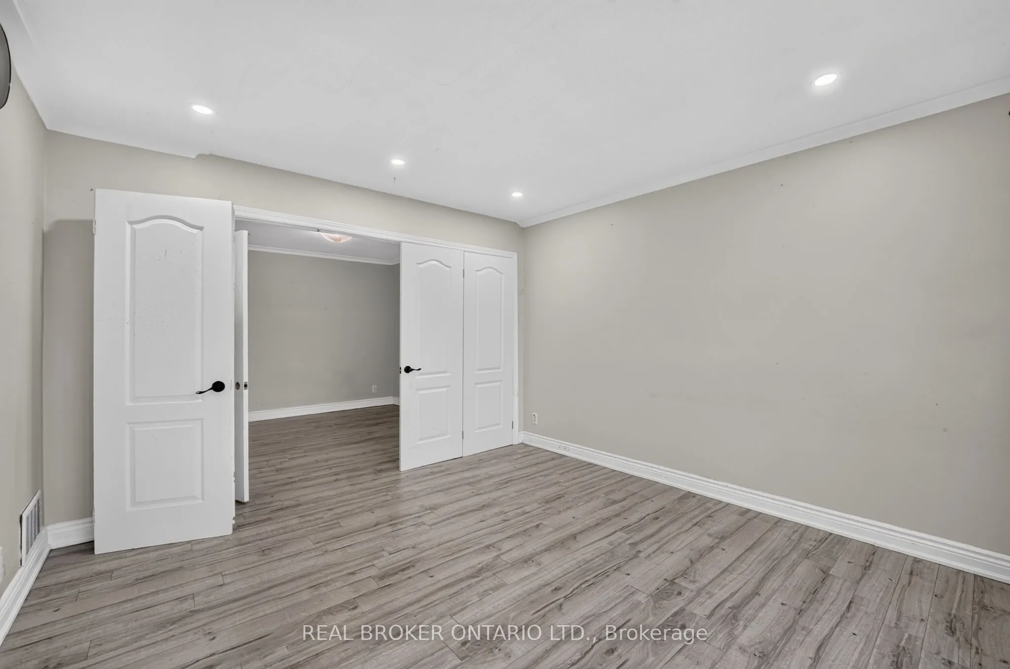 27 Vange Crescent
