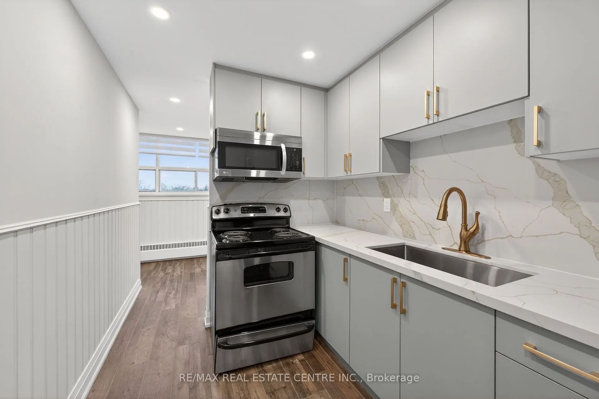 212 Kerr Street #702