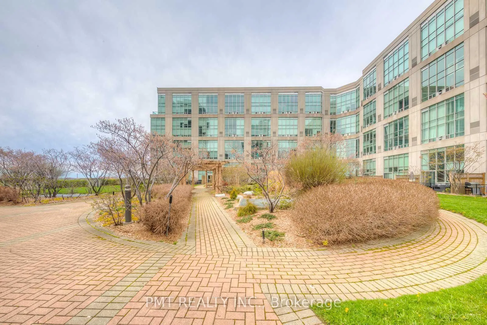 250 Manitoba Street #624