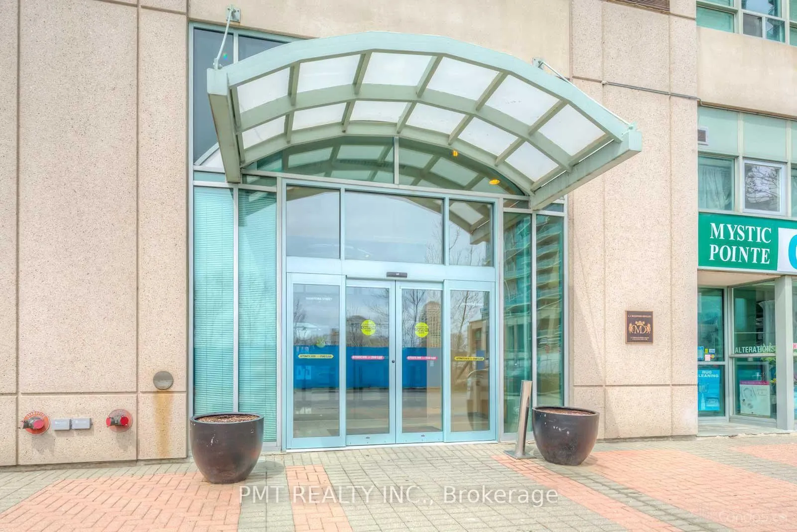 250 Manitoba Street #624