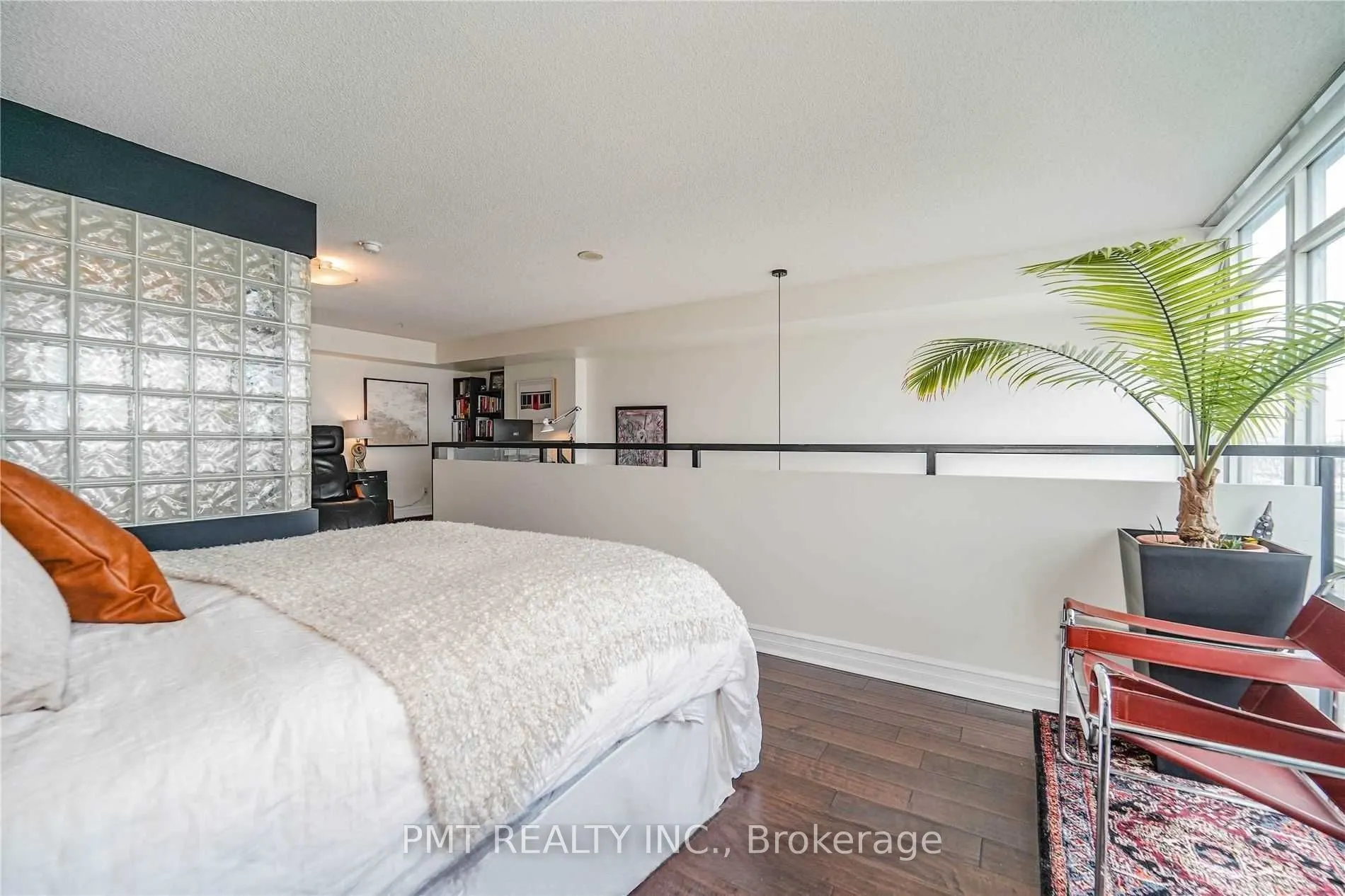 250 Manitoba Street #624