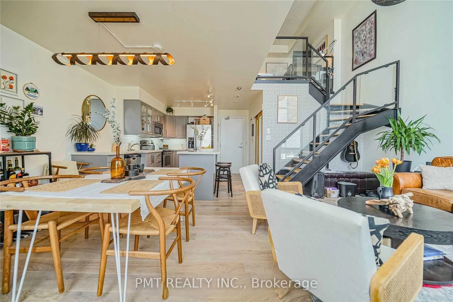250 Manitoba Street #624
