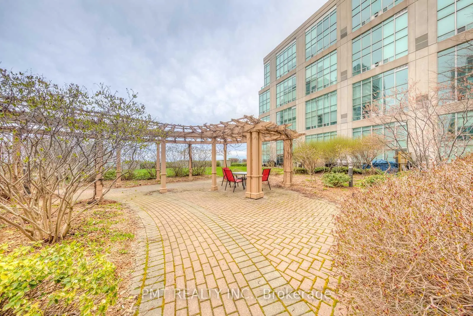 250 Manitoba Street #624