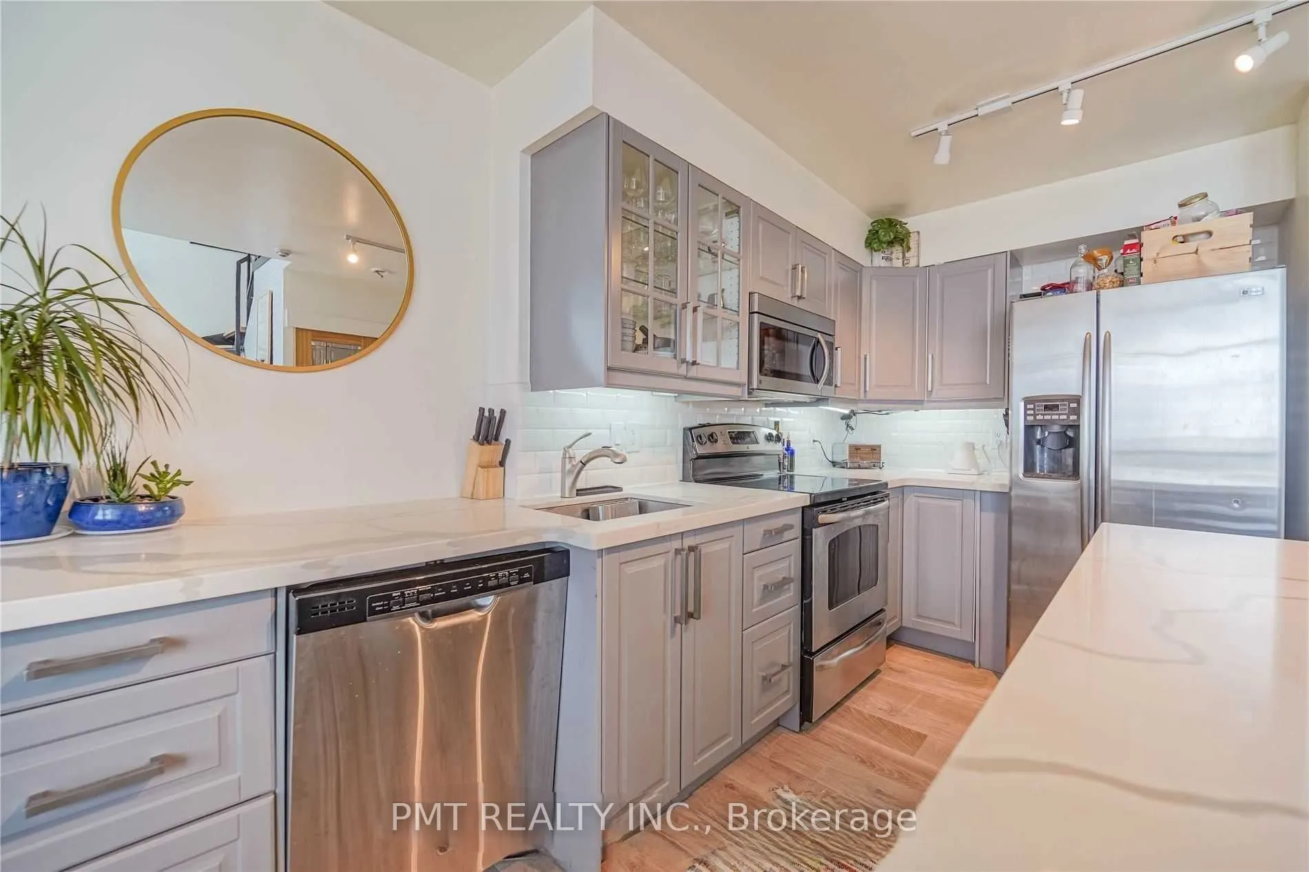 250 Manitoba Street #624