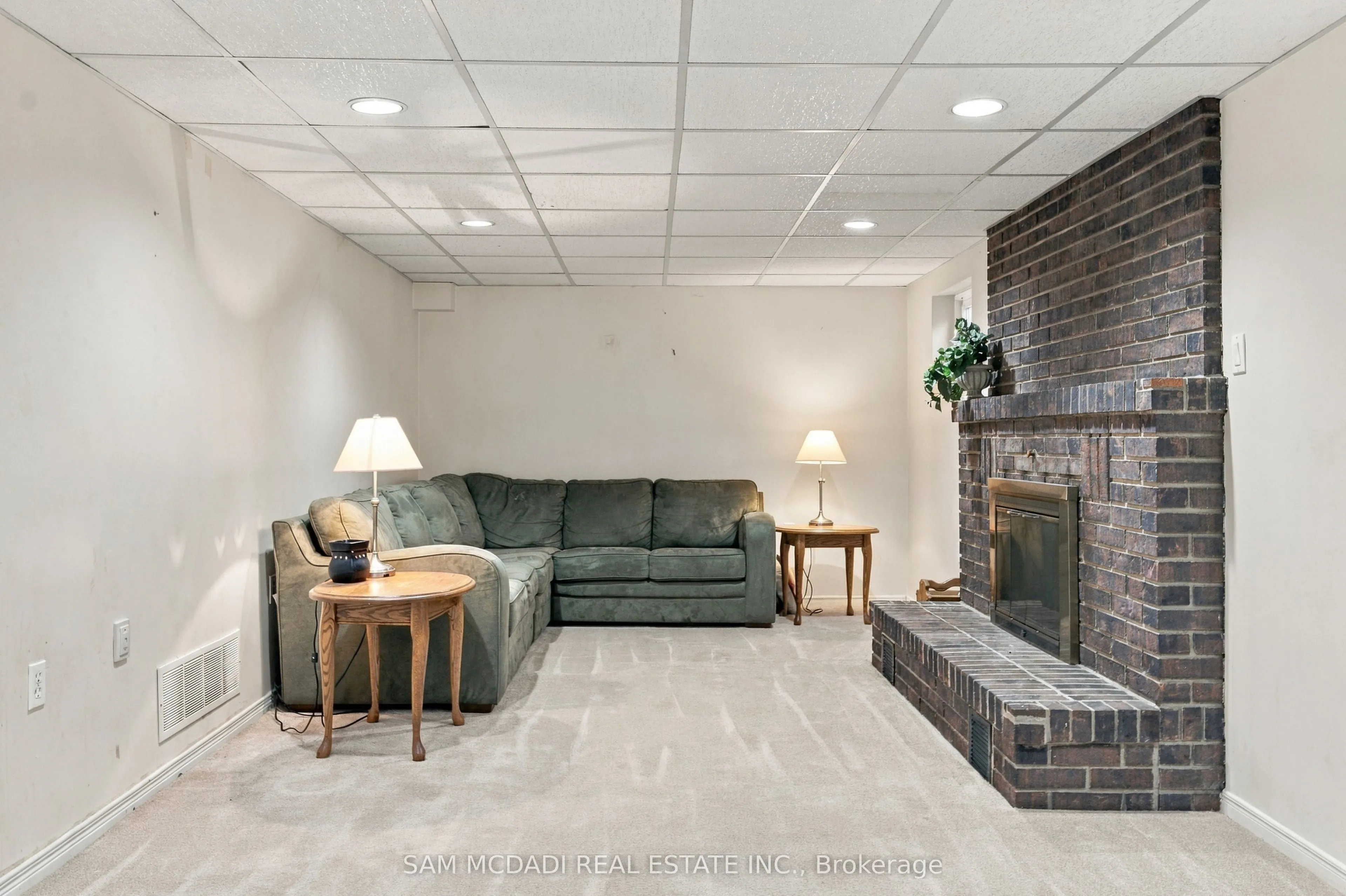 1138 Vanier Drive