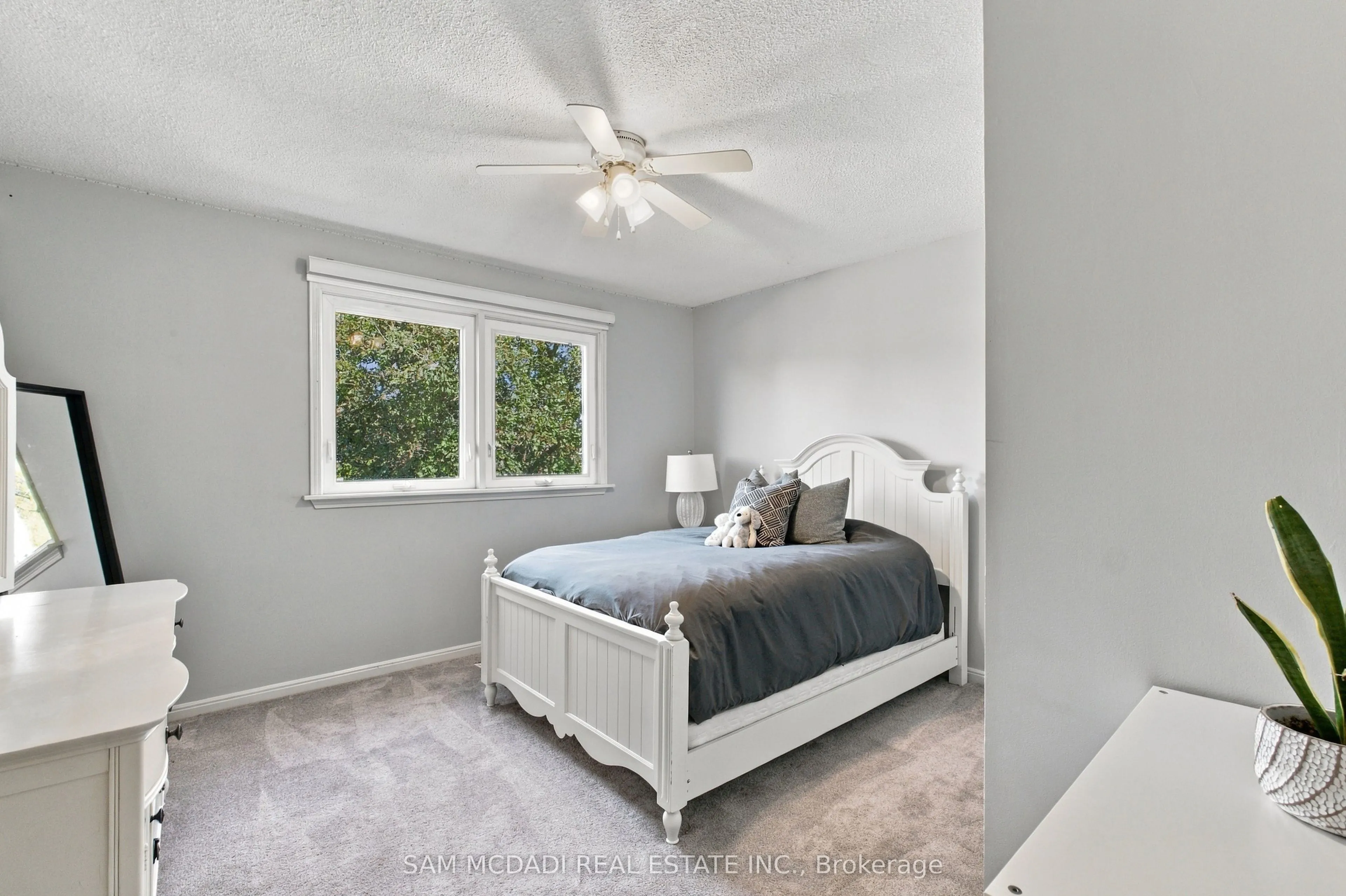 1138 Vanier Drive