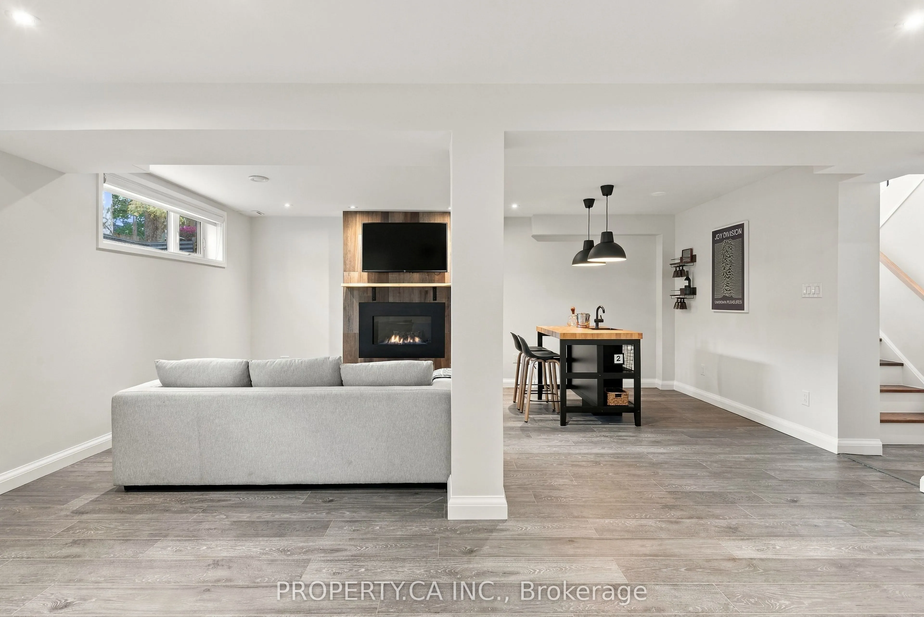 67 Rossburn Drive