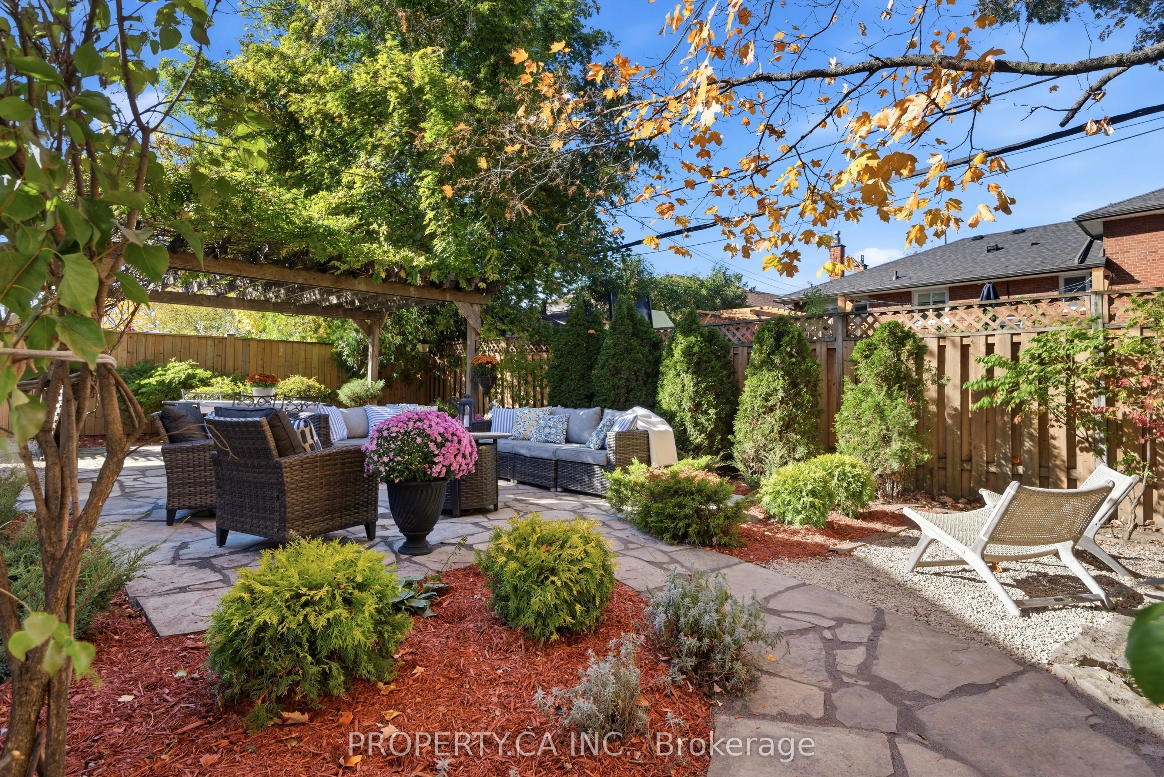 67 Rossburn Drive