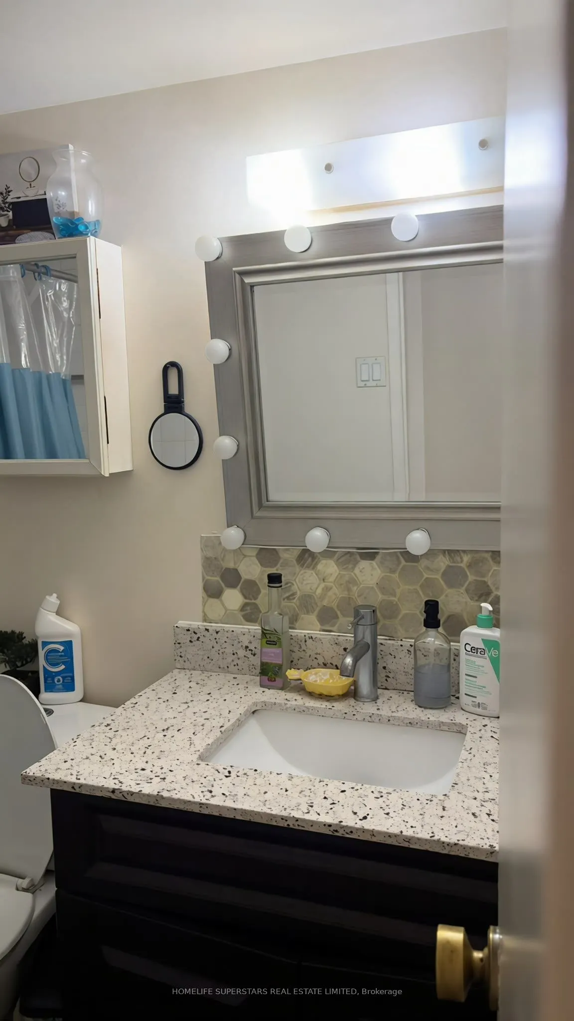 15 Kensington Road #1410