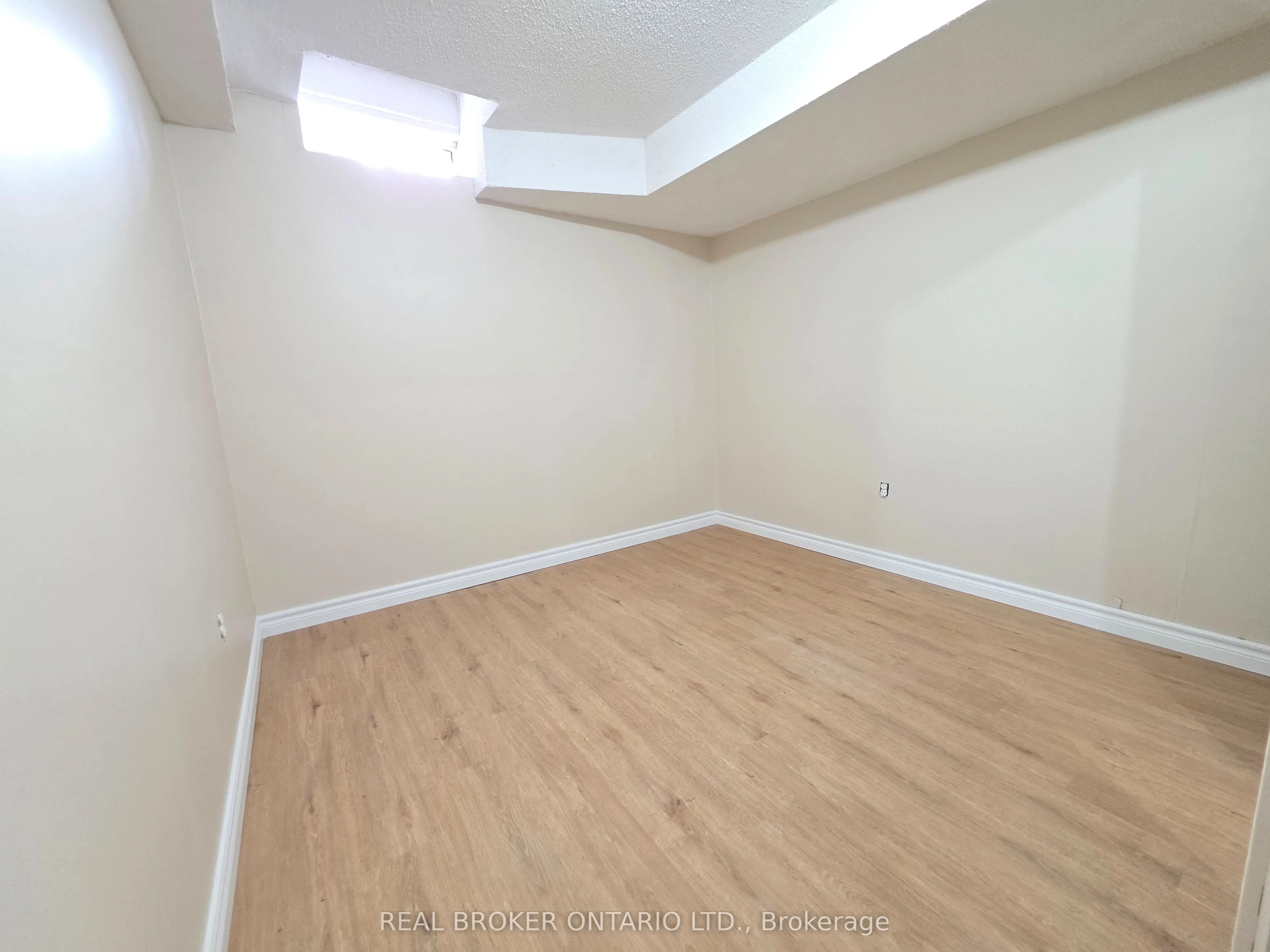 922 Ledbury Crescent #BASEMENT