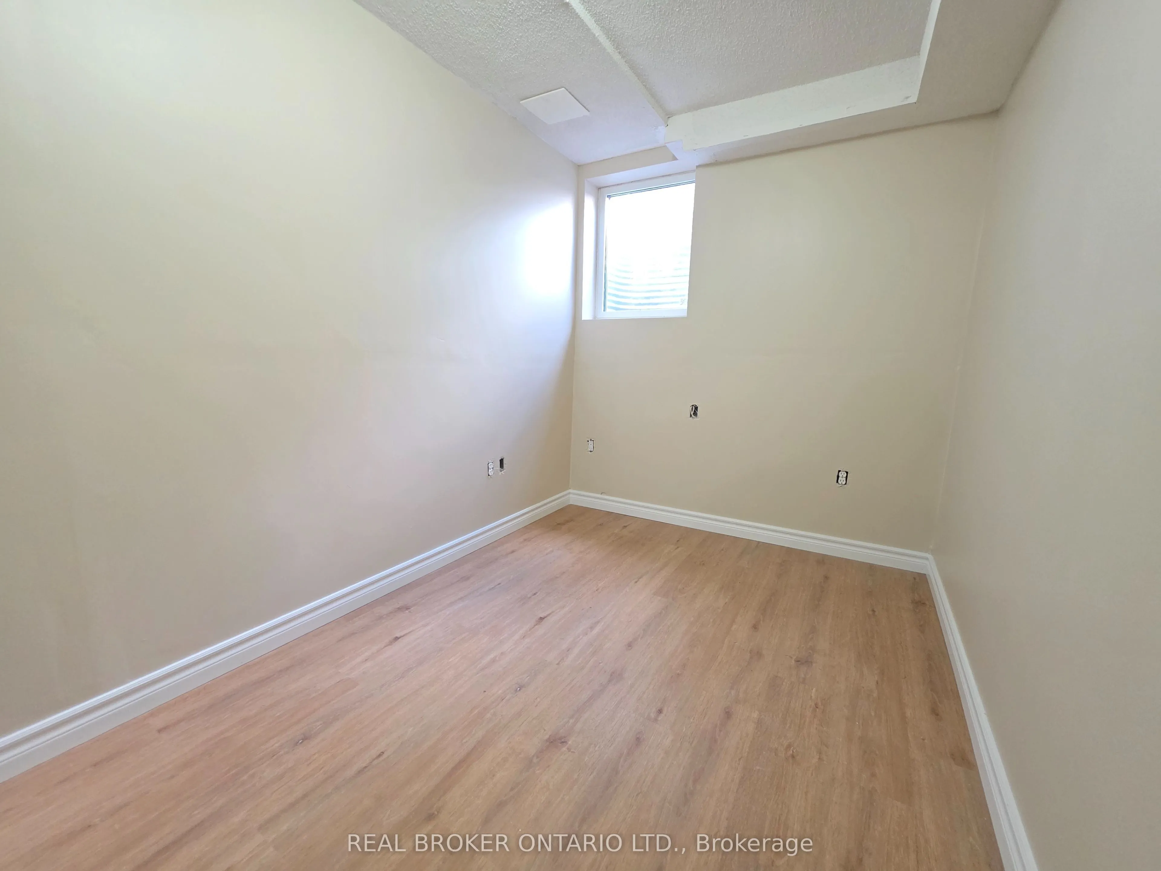 922 Ledbury Crescent #BASEMENT