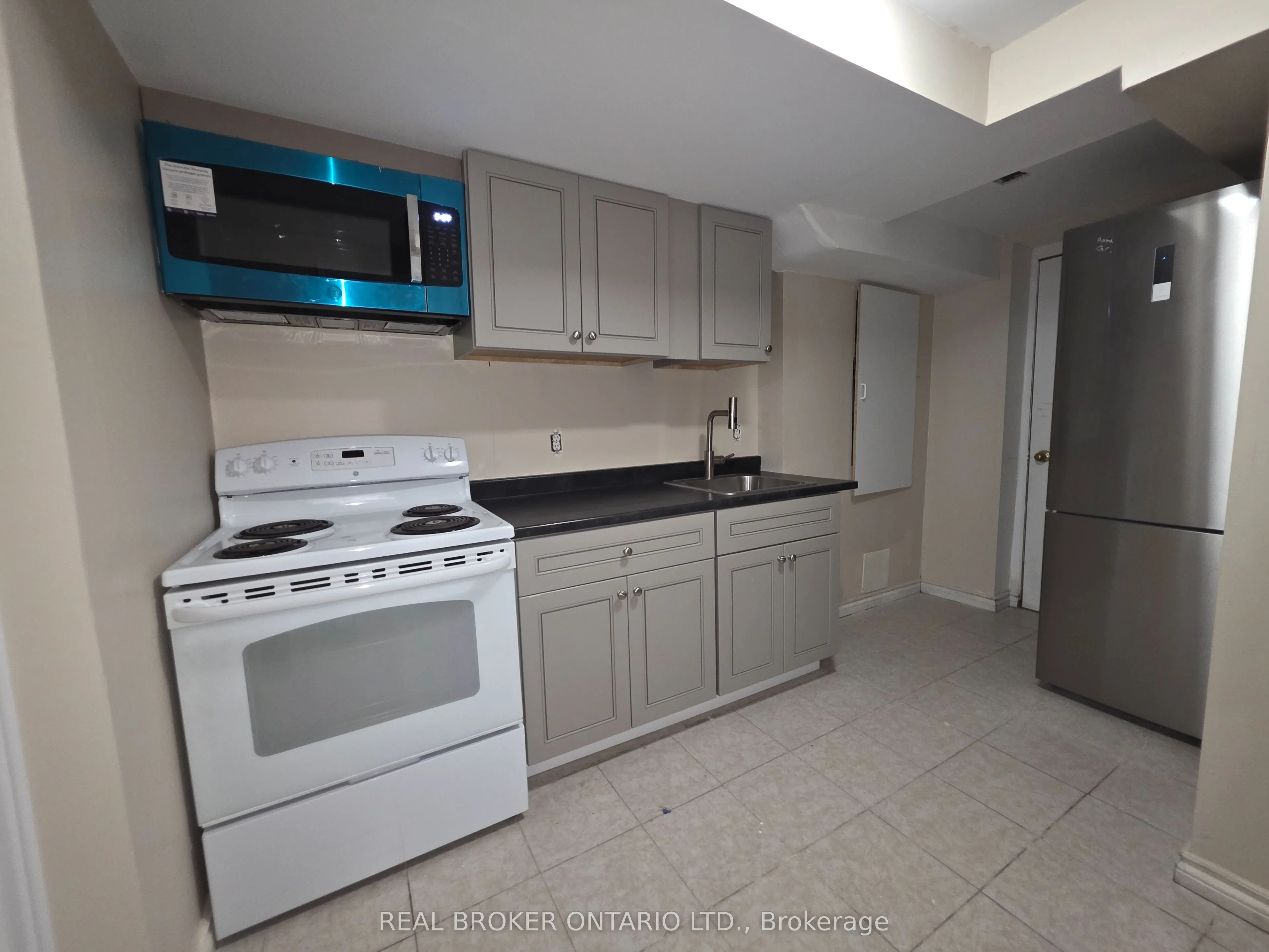 922 Ledbury Crescent #BASEMENT