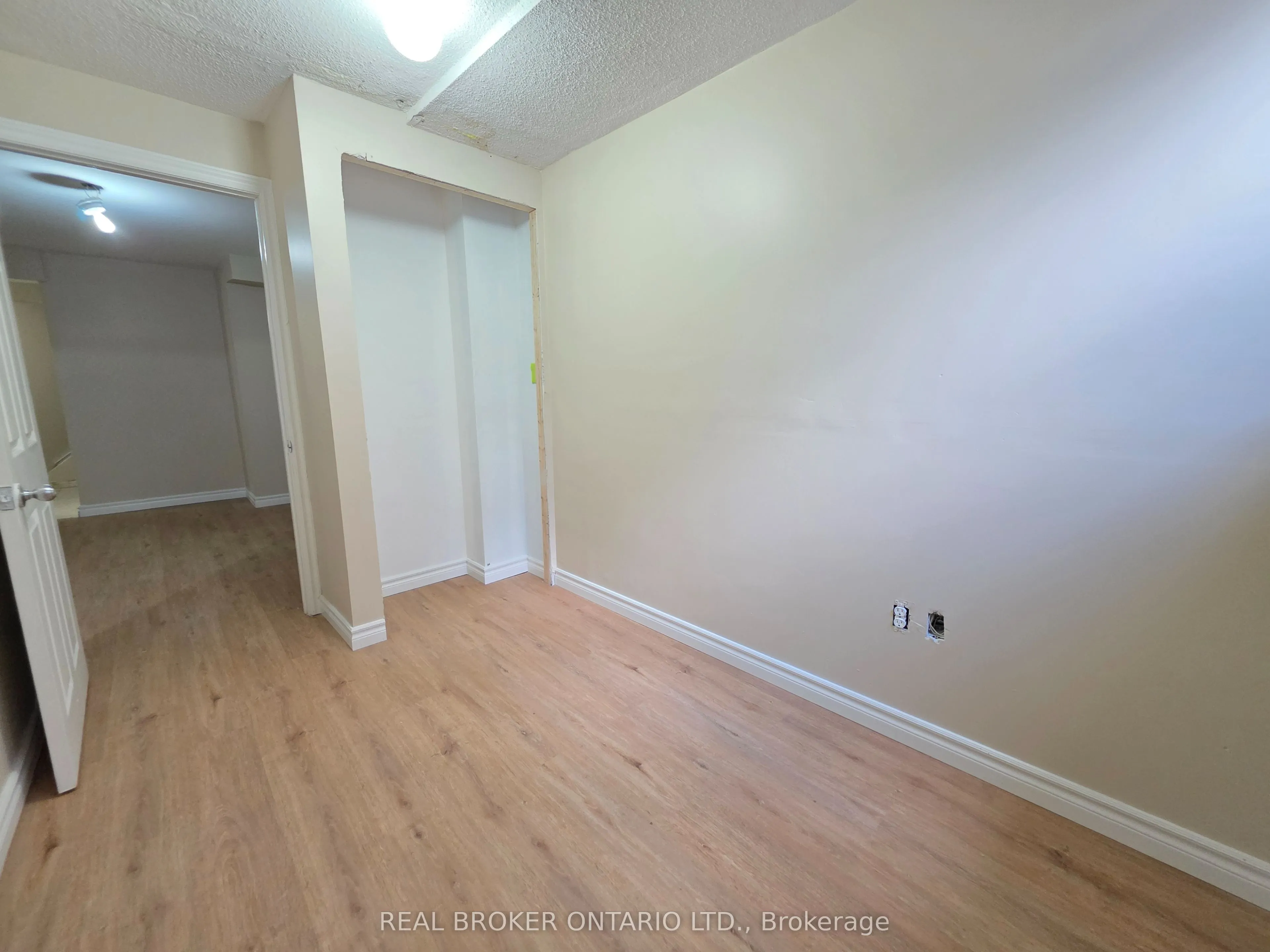 922 Ledbury Crescent #BASEMENT