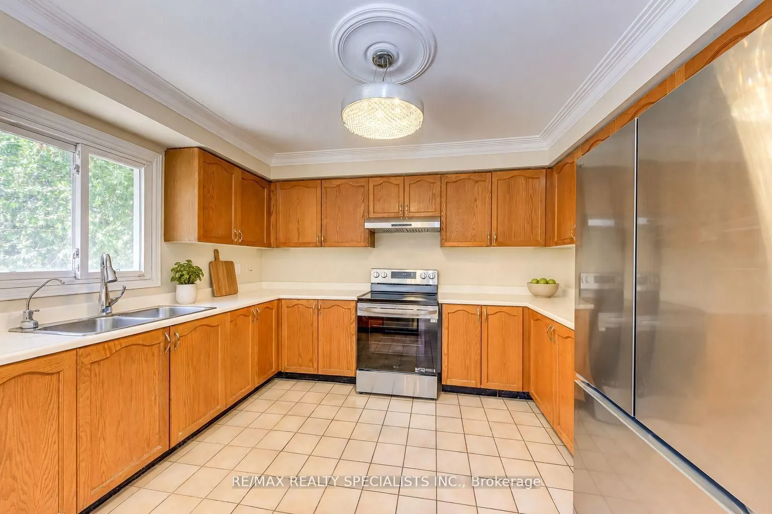102 Sunforest Drive