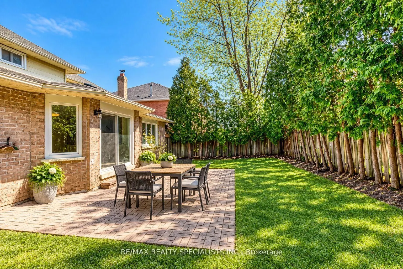 102 Sunforest Drive