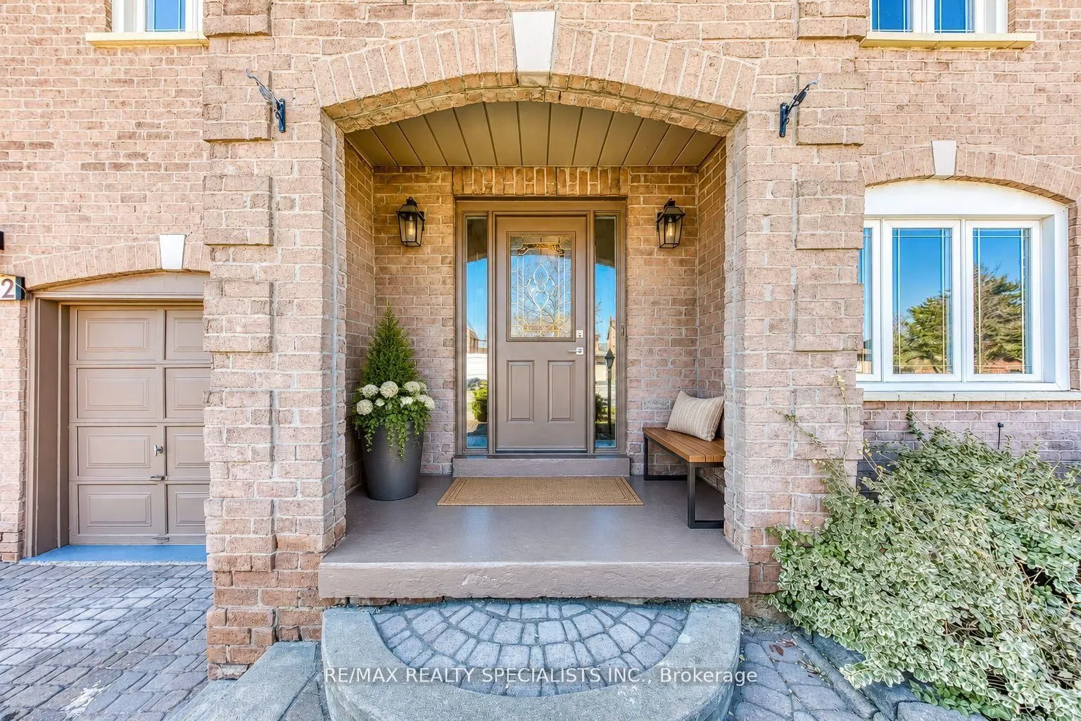 102 Sunforest Drive