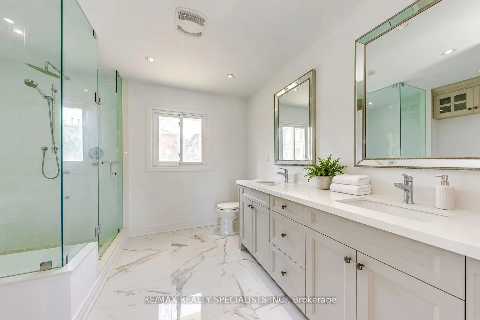 102 Sunforest Drive
