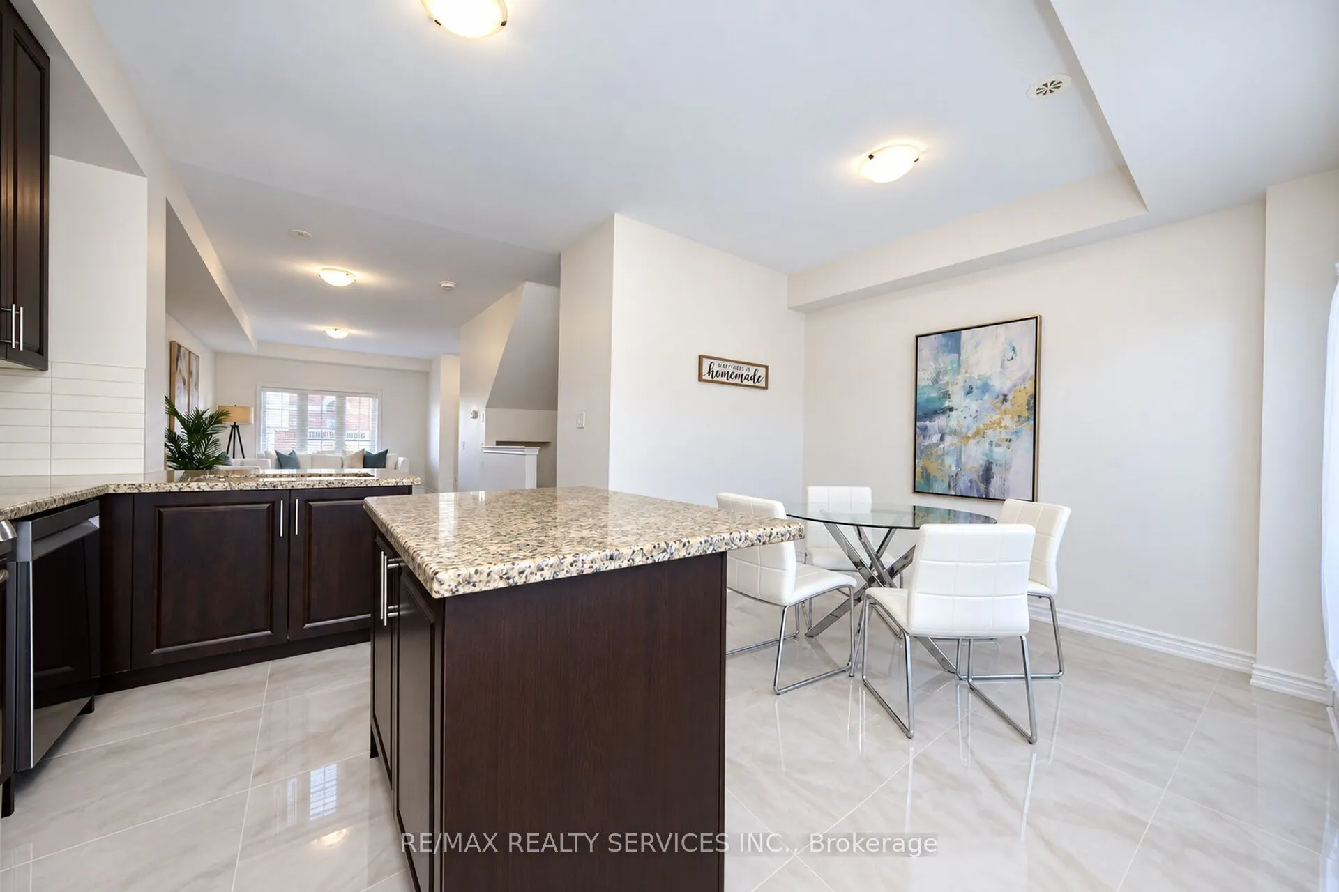 12 Cedarland Road #111
