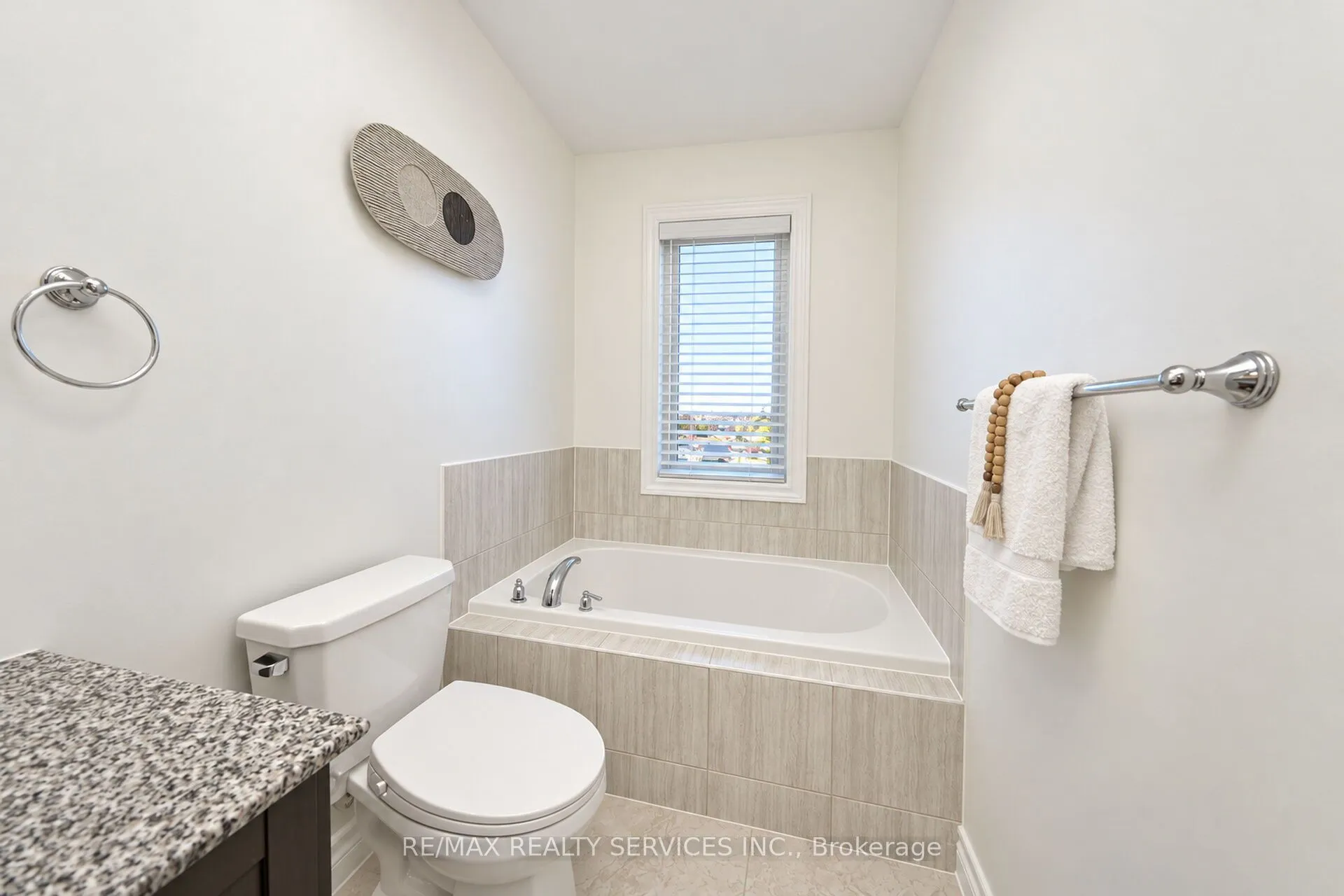 12 Cedarland Road #111
