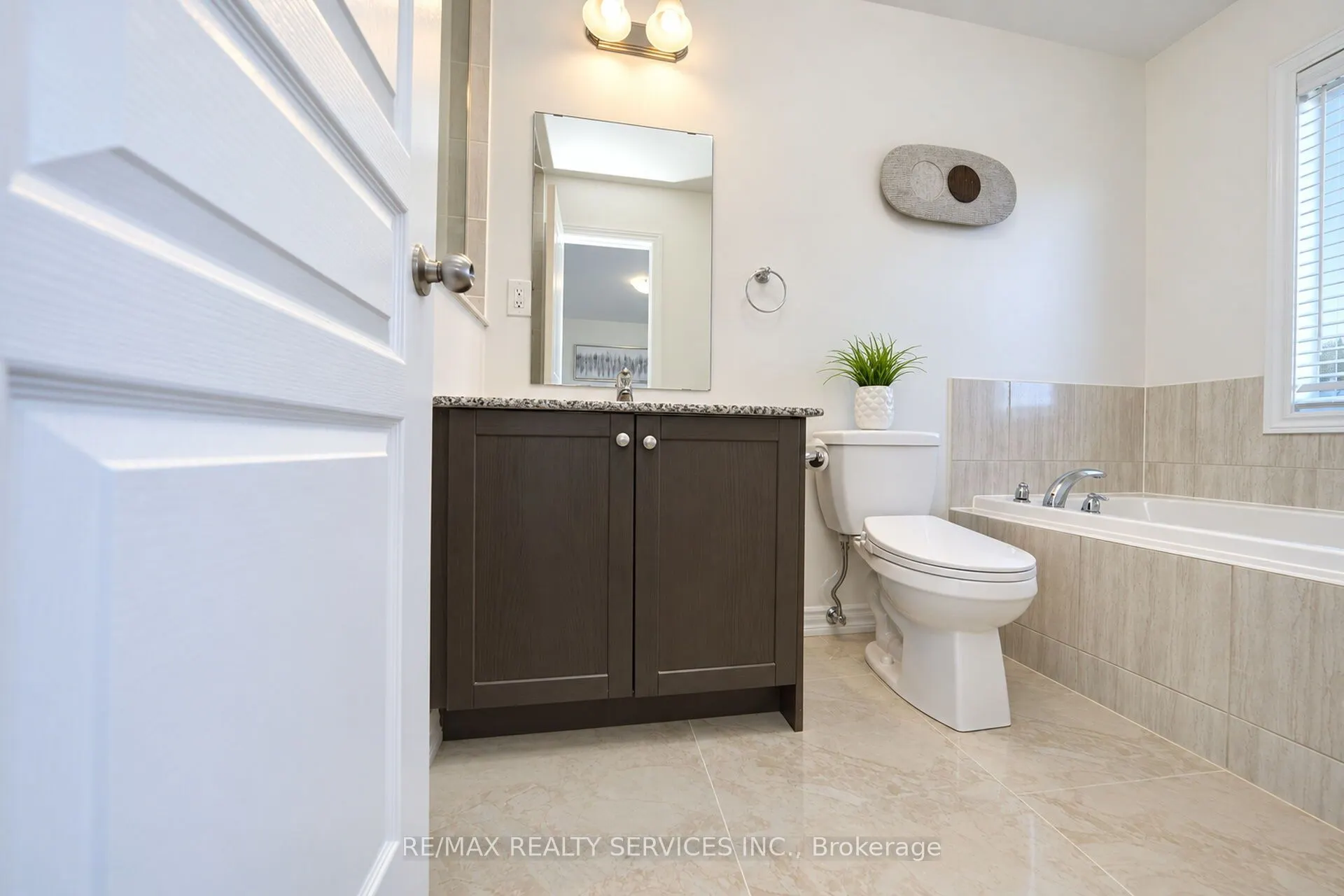 12 Cedarland Road #111