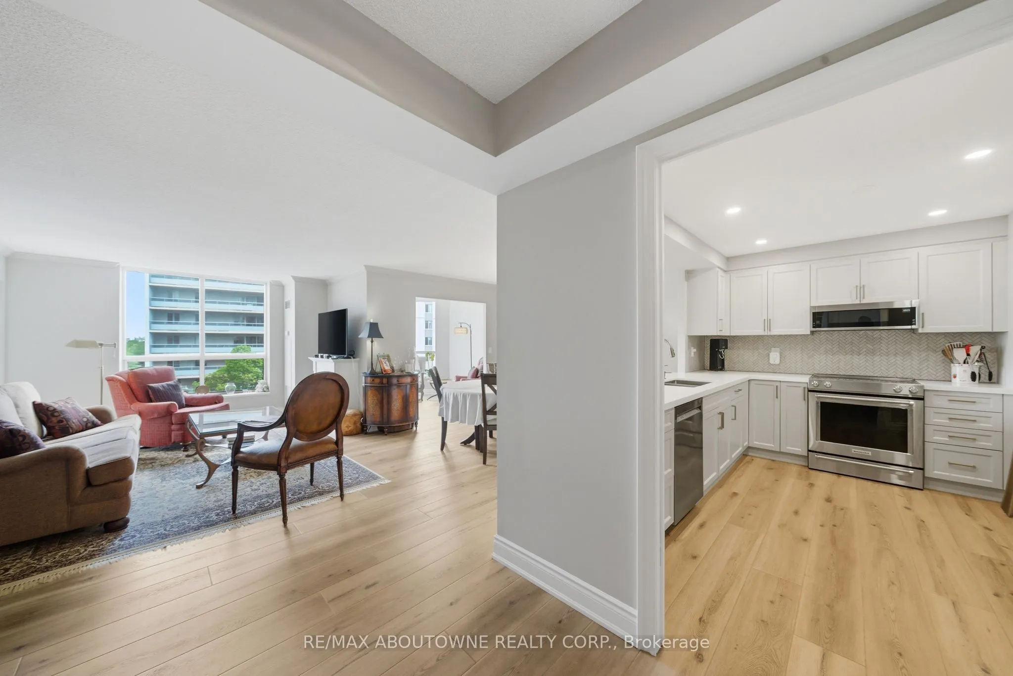 442 Maple Avenue #606