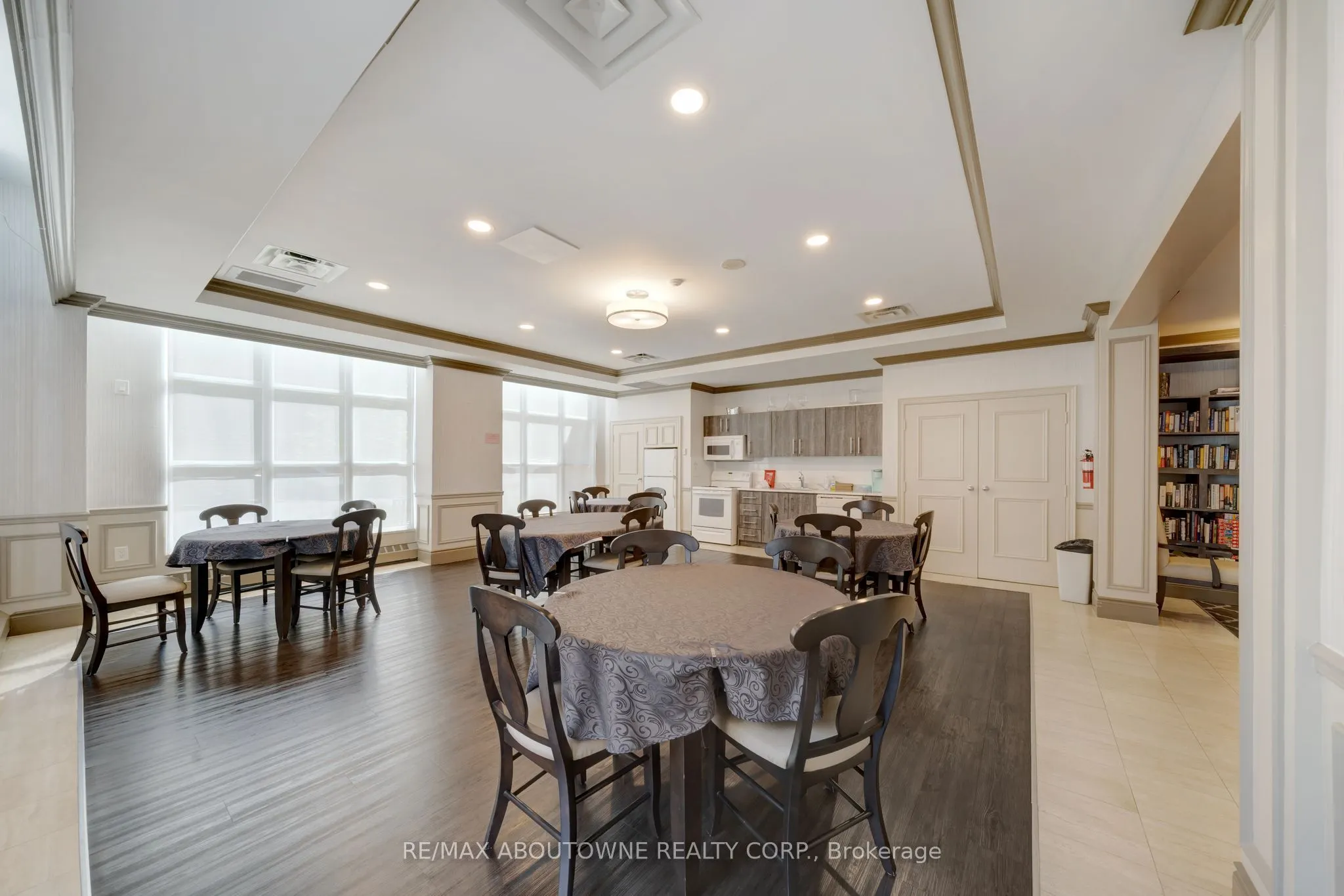 442 Maple Avenue #606