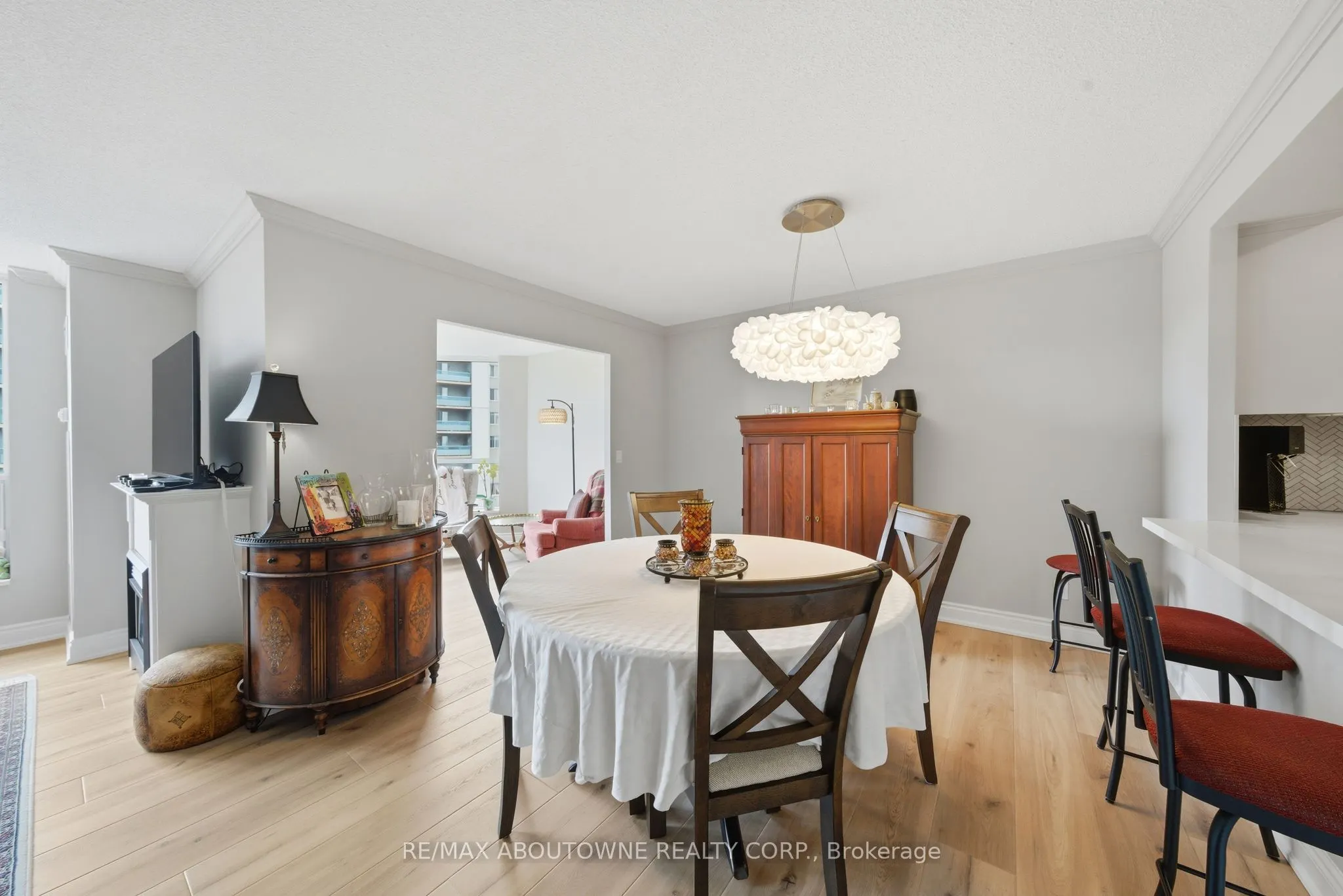 442 Maple Avenue #606