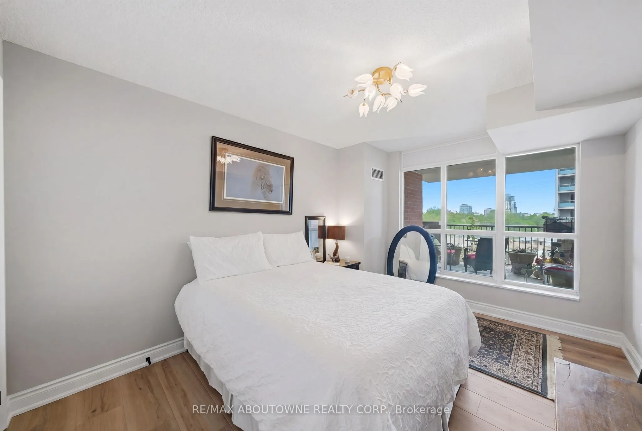 442 Maple Avenue #606