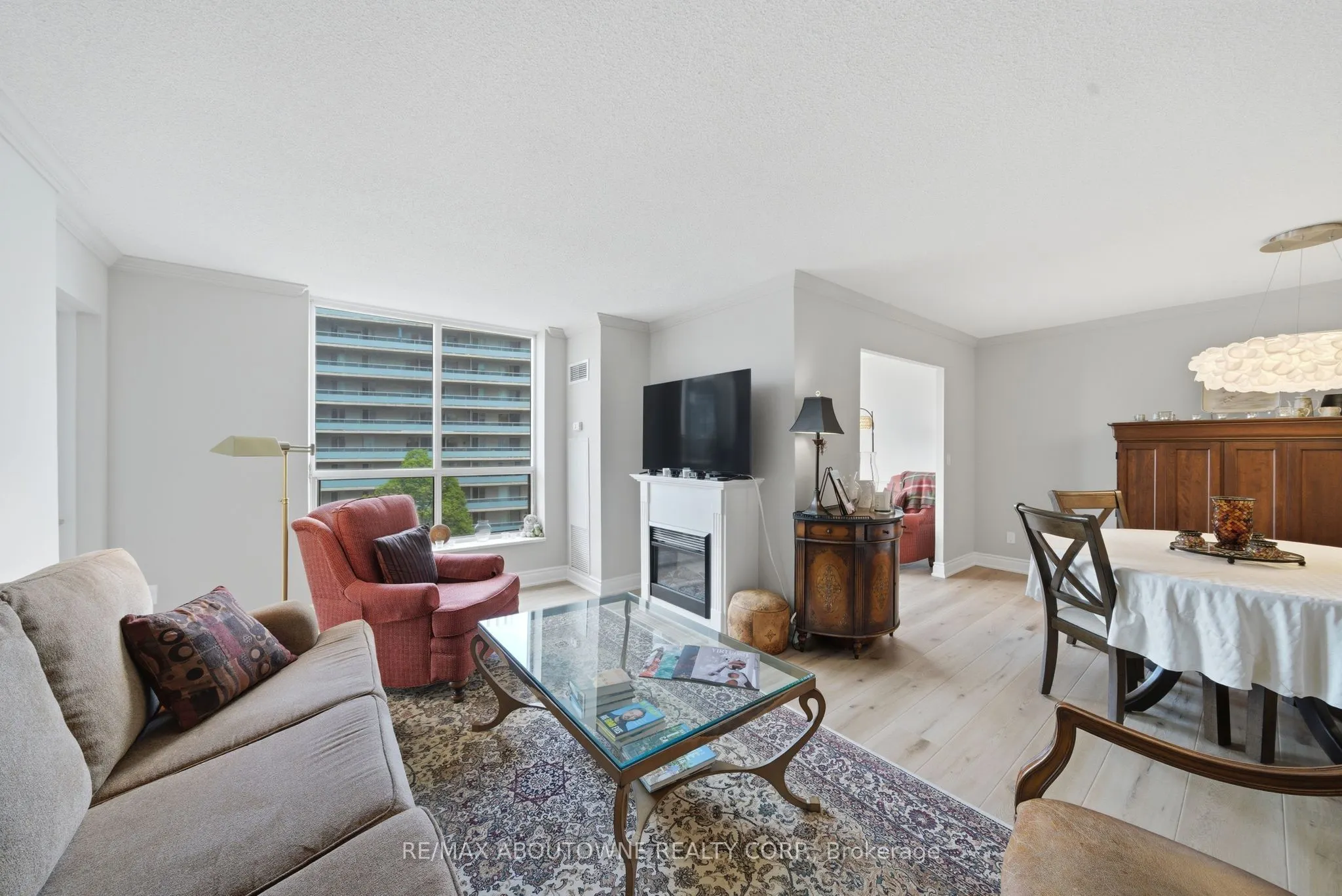 442 Maple Avenue #606