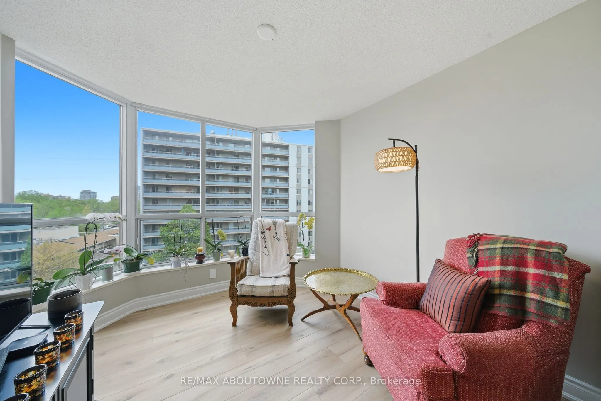 442 Maple Avenue #606