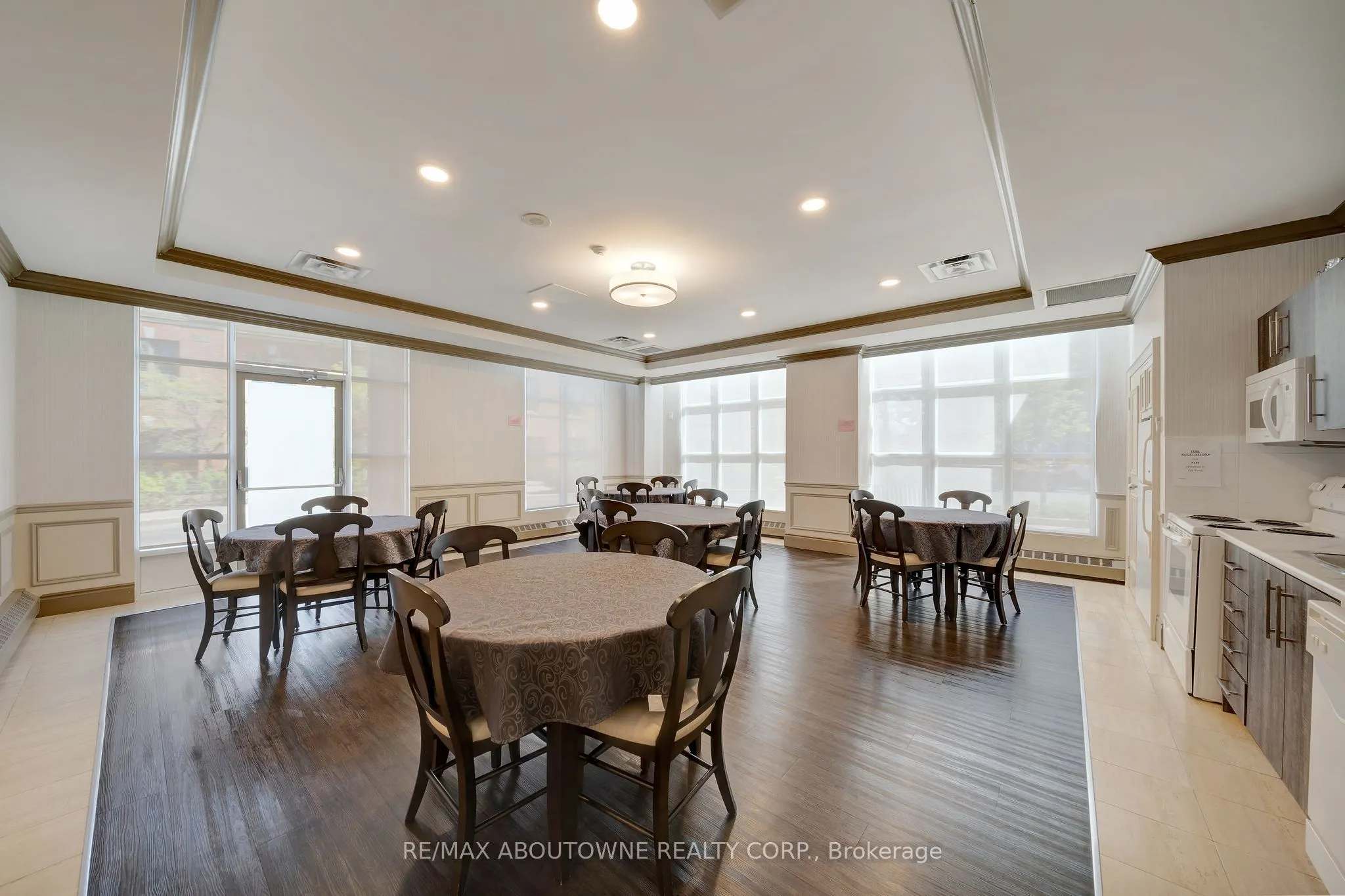 442 Maple Avenue #606