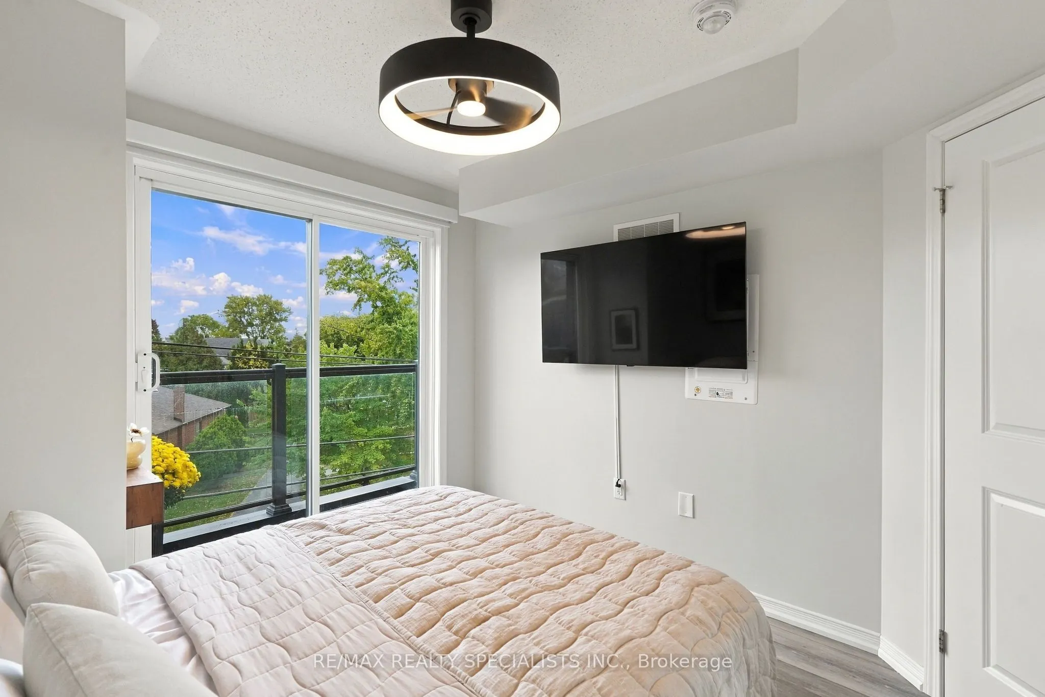 24 Fieldway Road #5