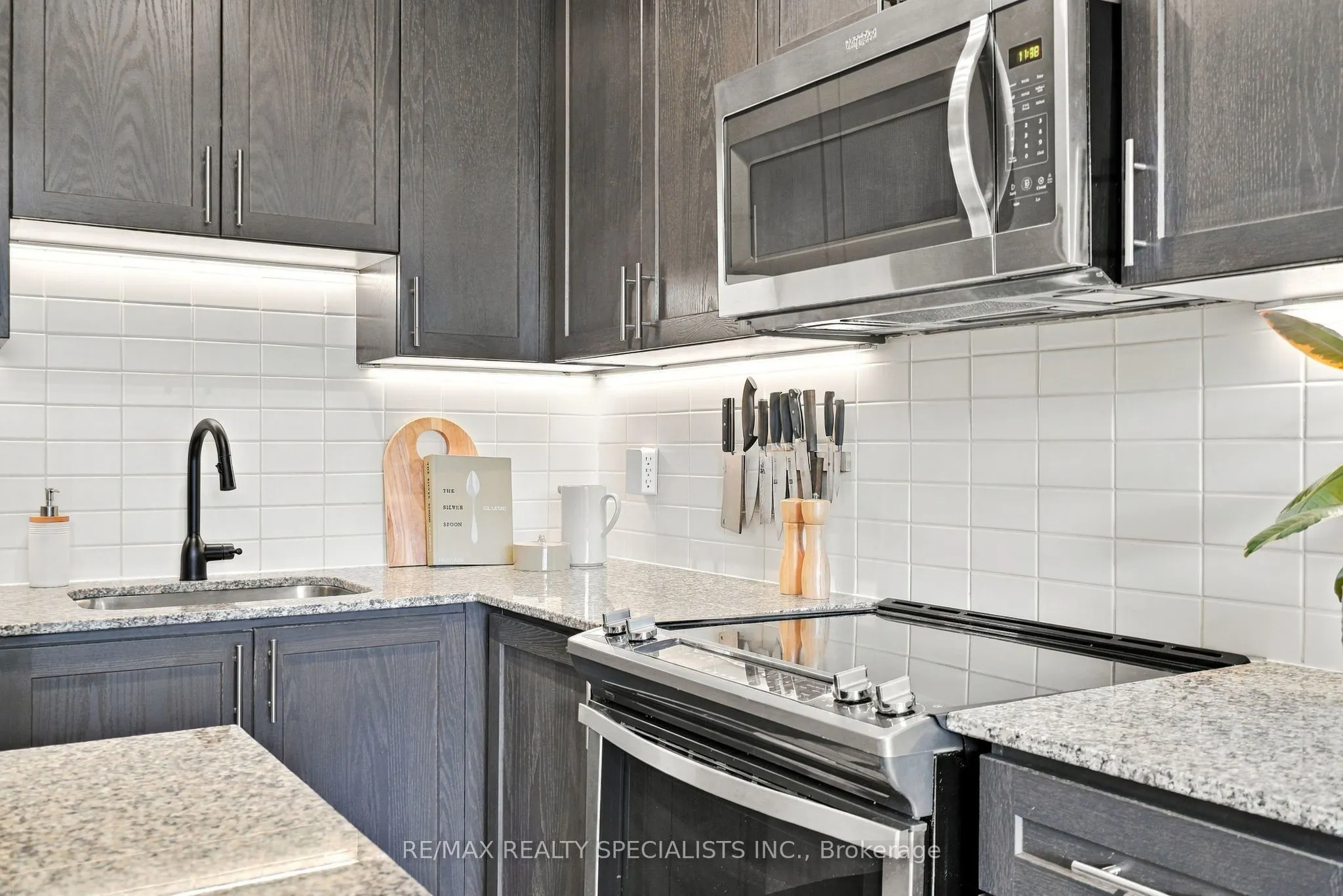 24 Fieldway Road #5