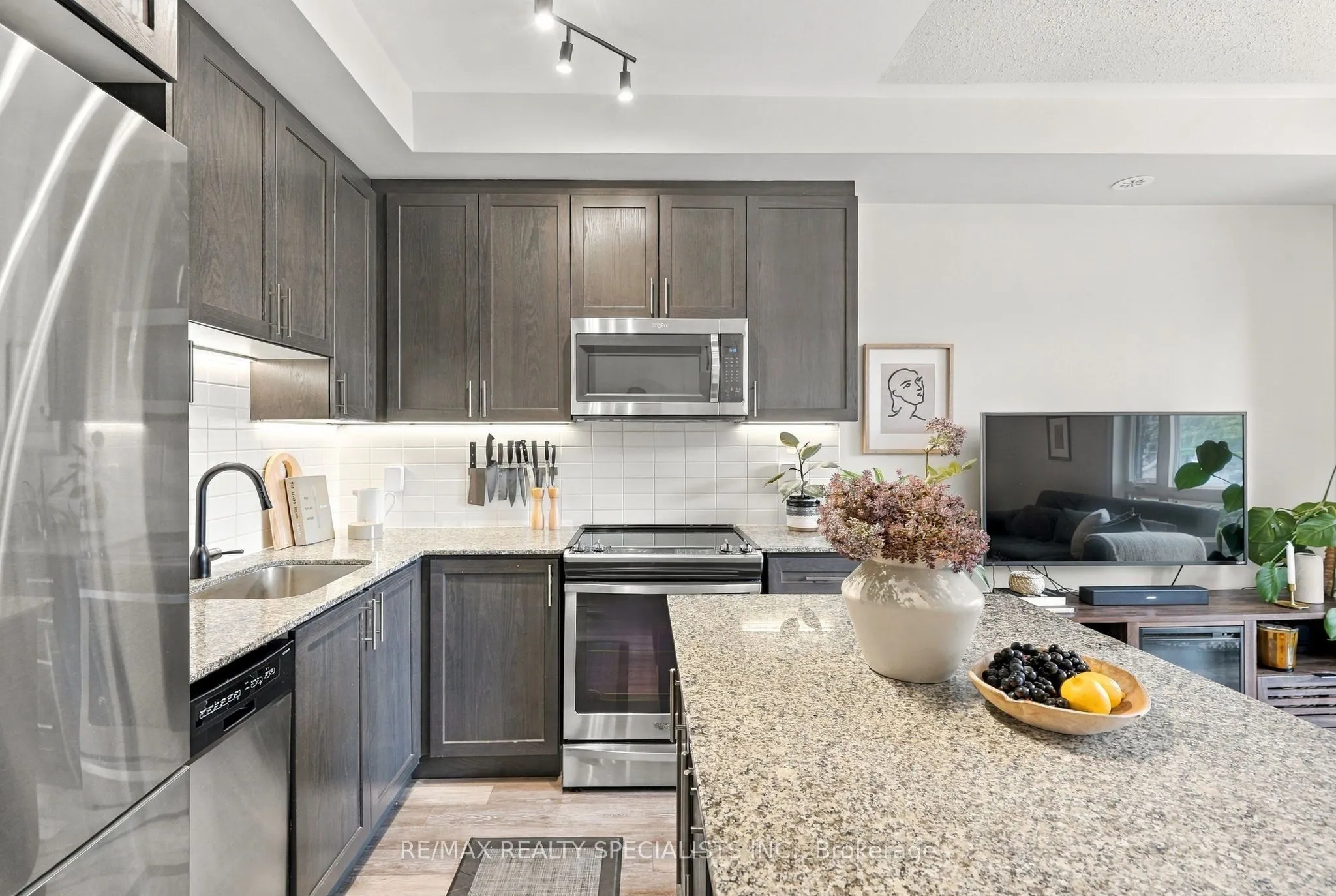 24 Fieldway Road #5