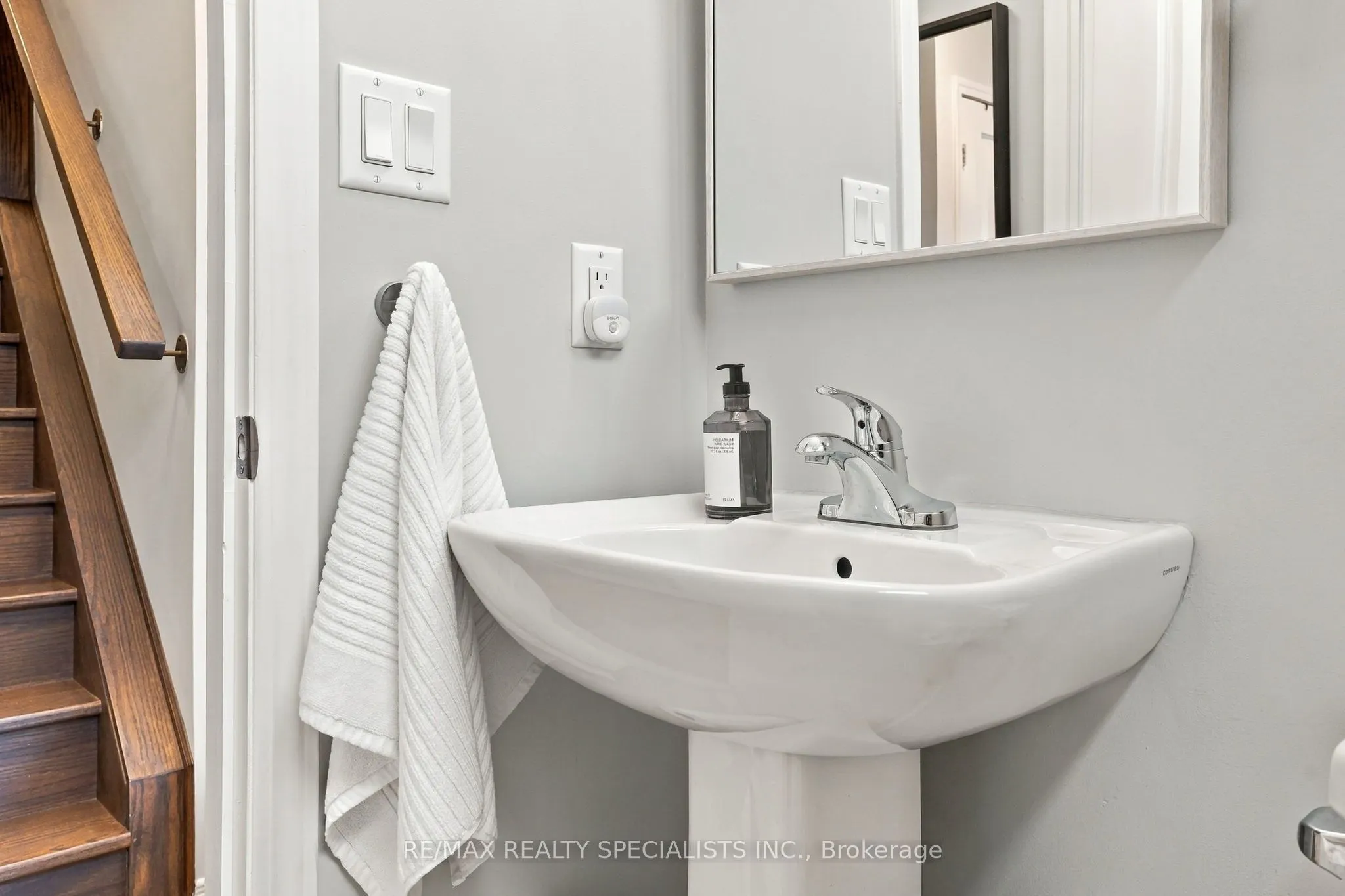 24 Fieldway Road #5