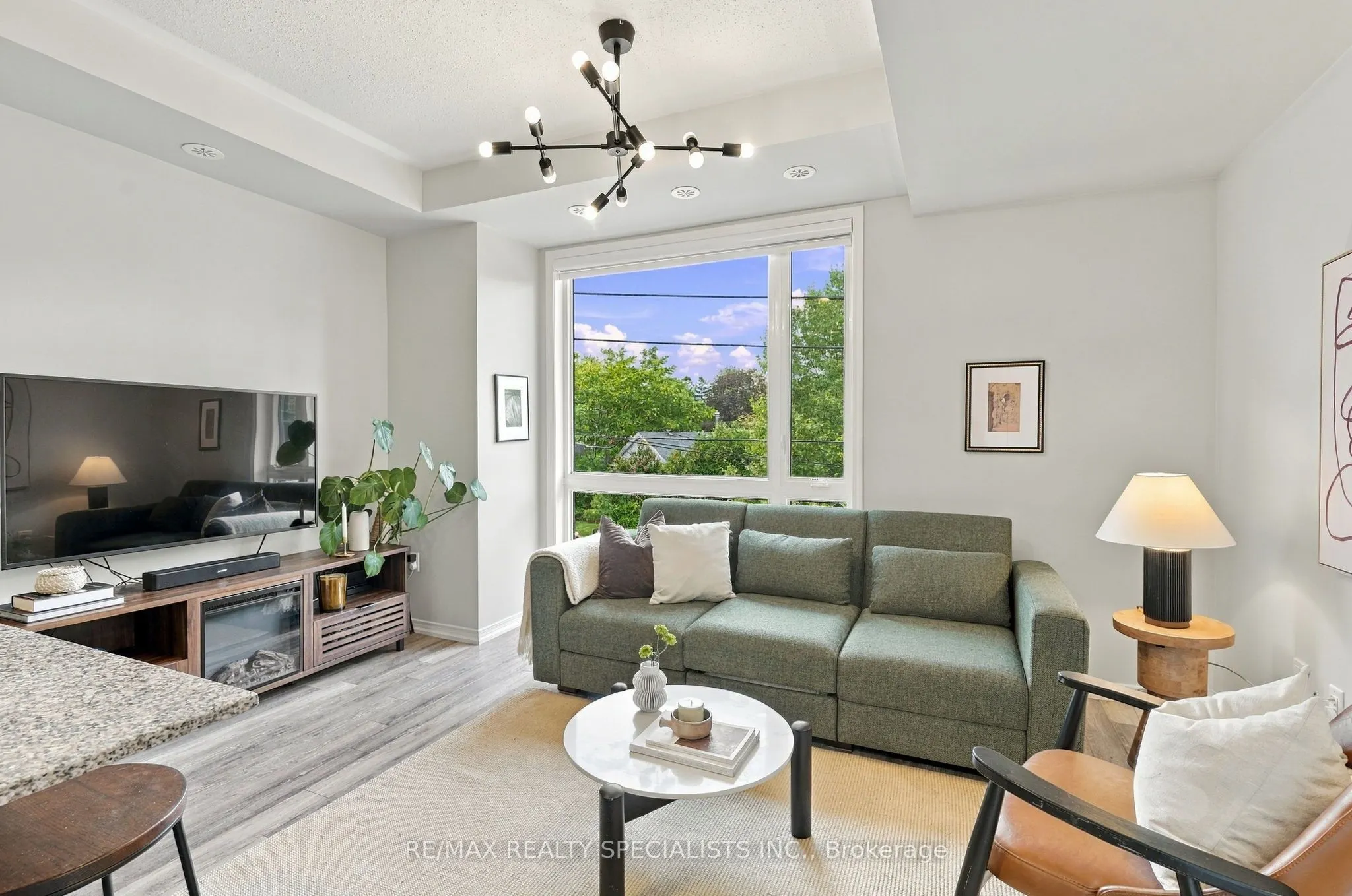 24 Fieldway Road #5