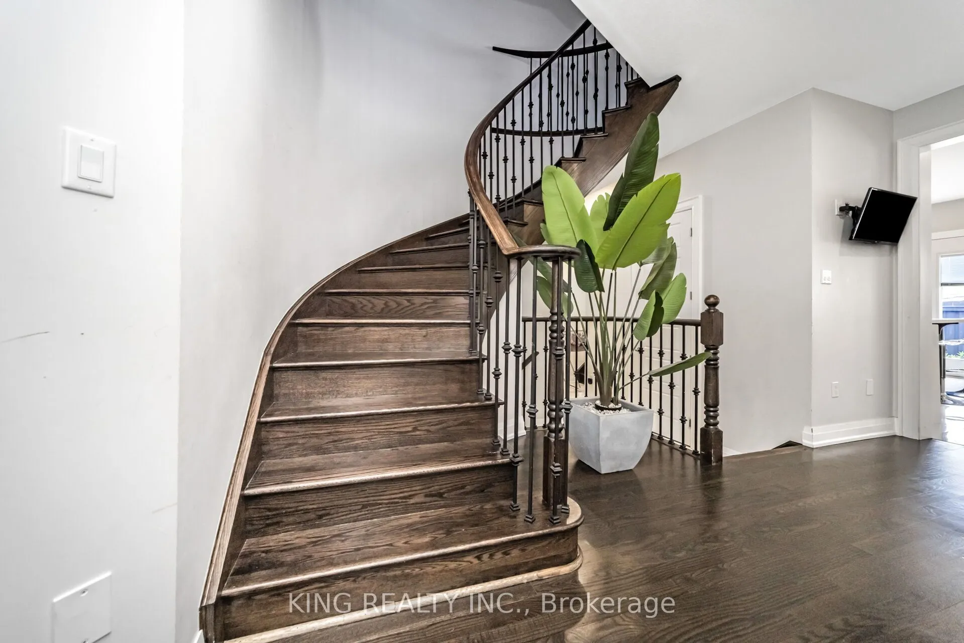 11 Malpass Street