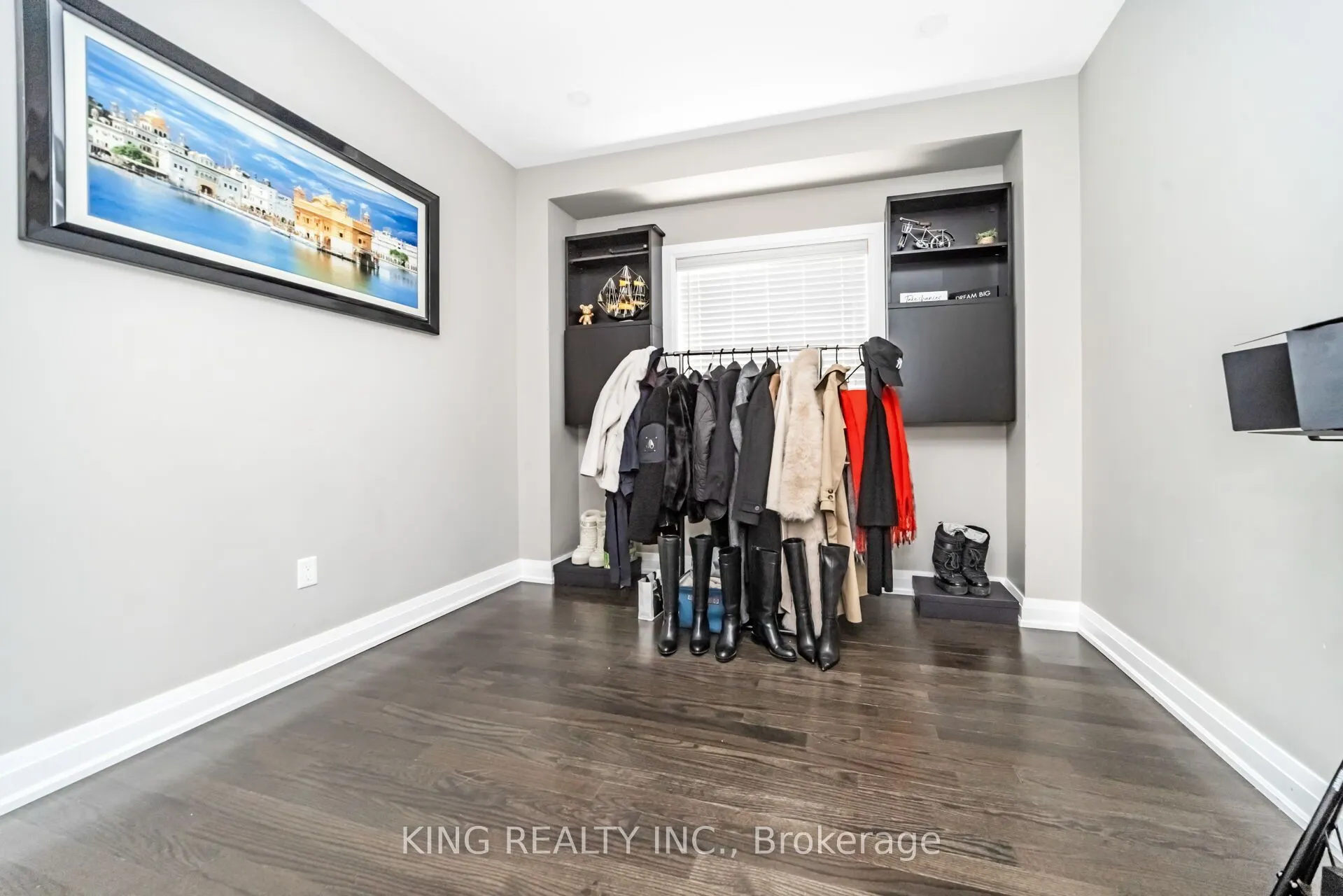 11 Malpass Street