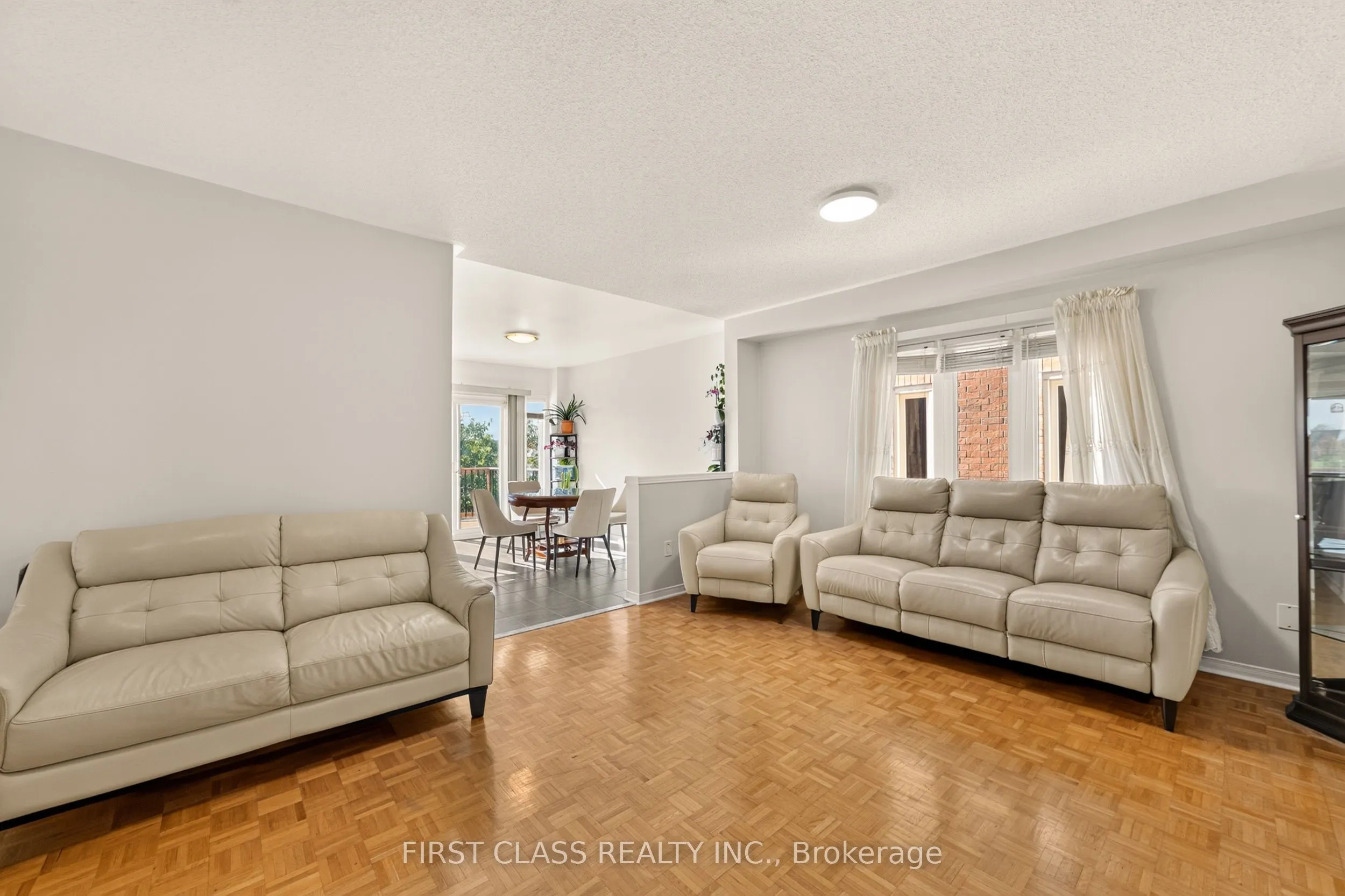 38 Pacific Wind Crescent