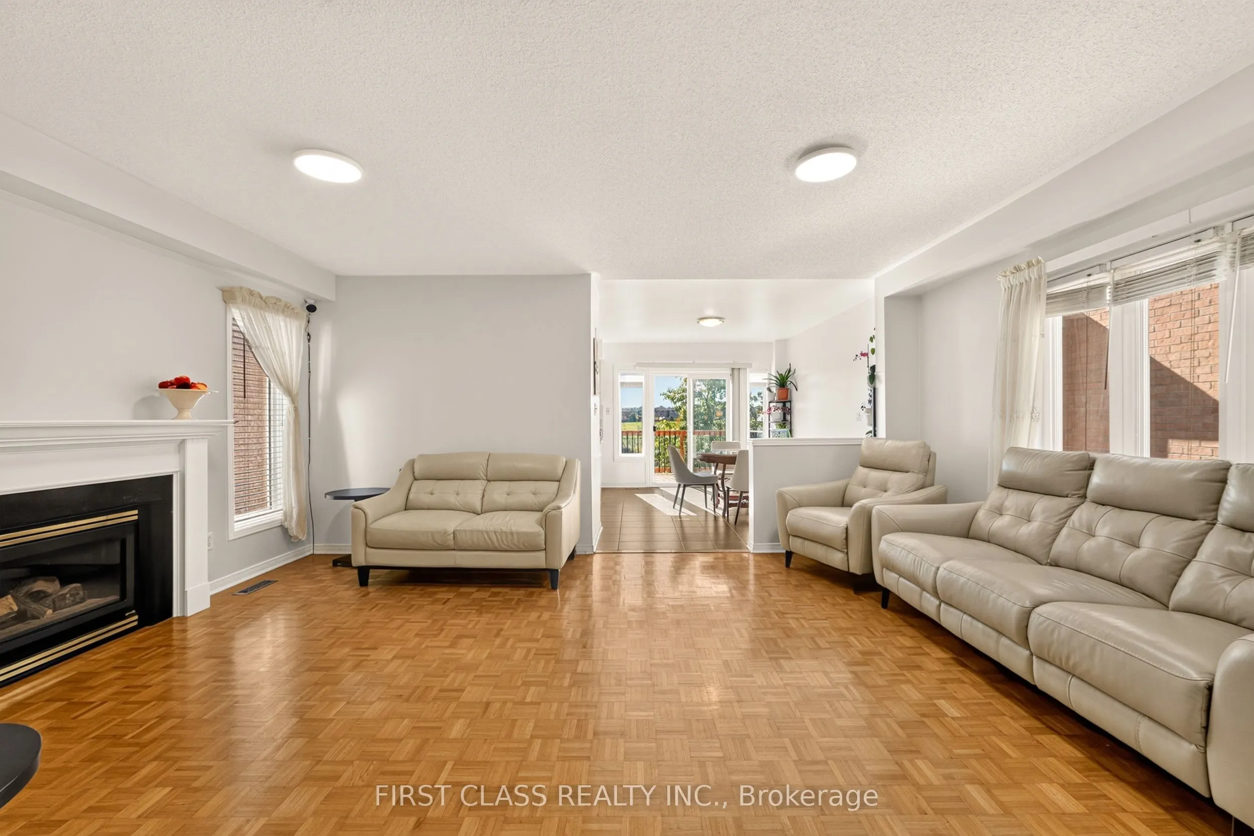 38 Pacific Wind Crescent