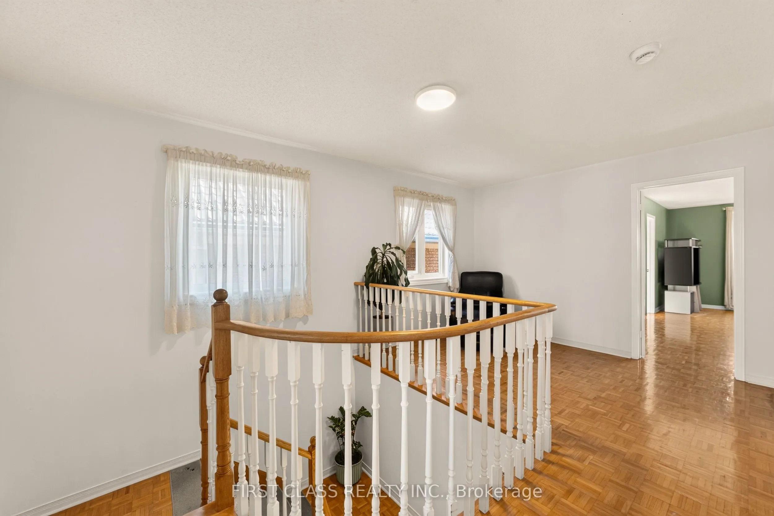 38 Pacific Wind Crescent