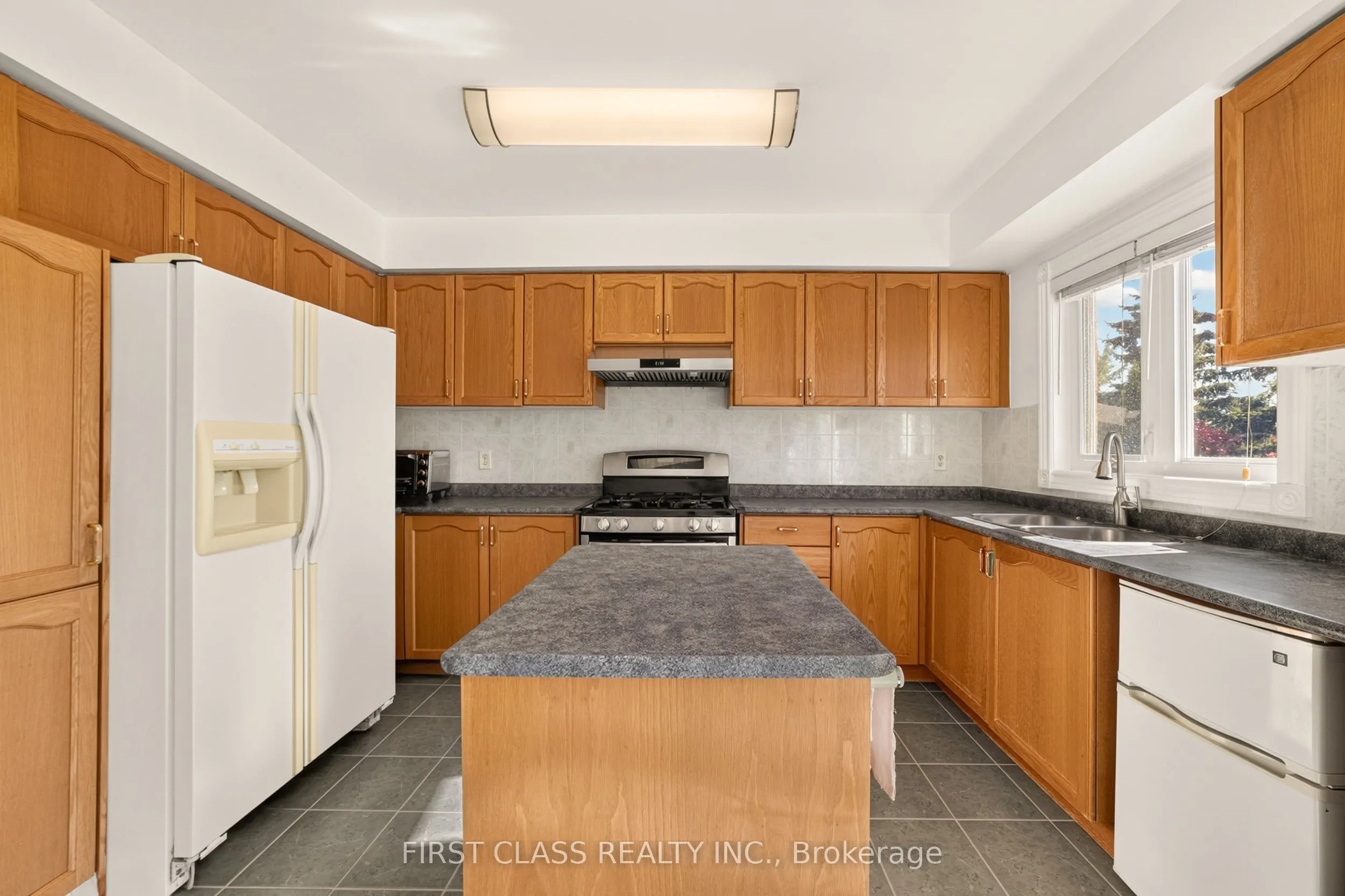 38 Pacific Wind Crescent