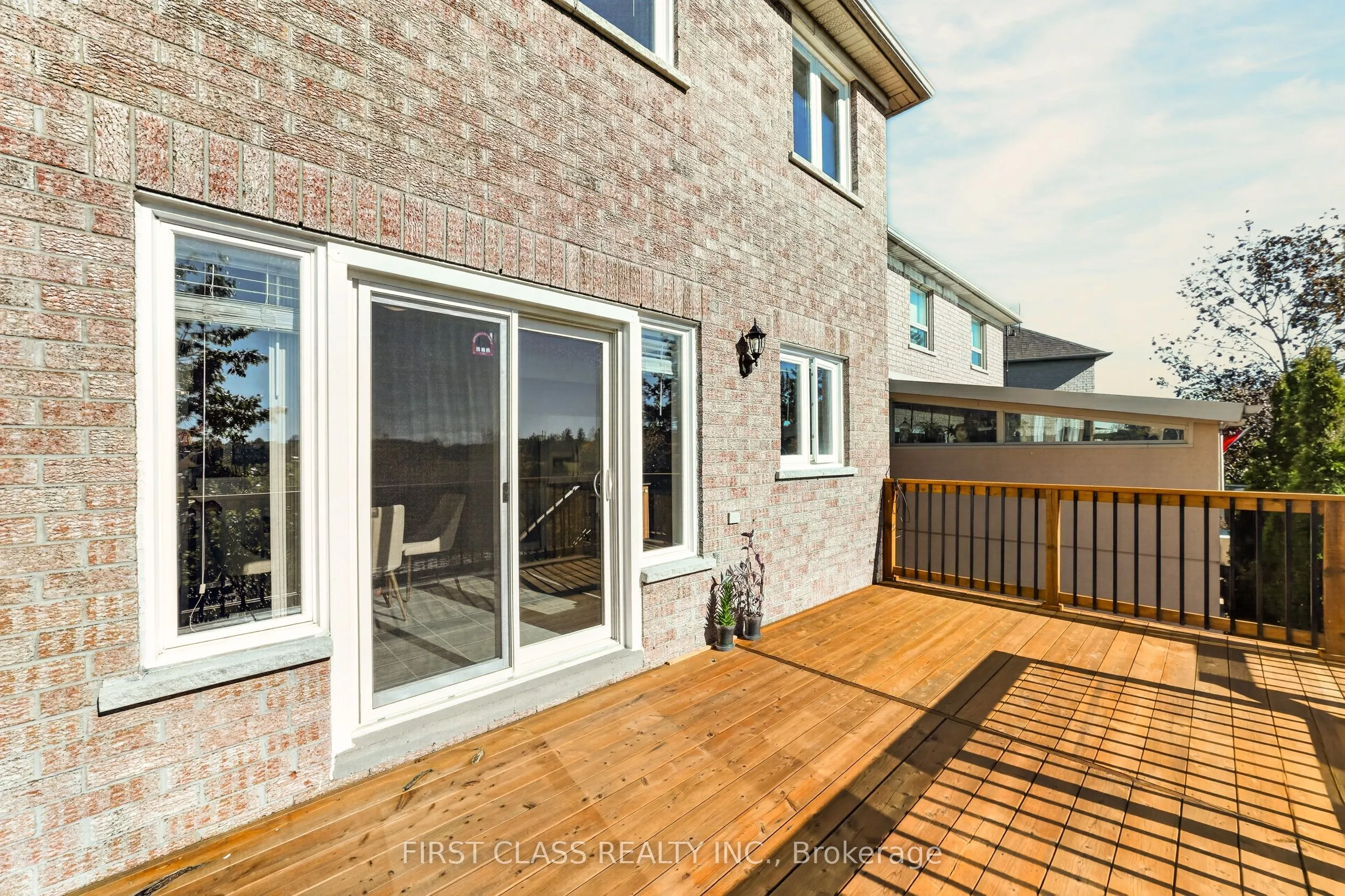 38 Pacific Wind Crescent