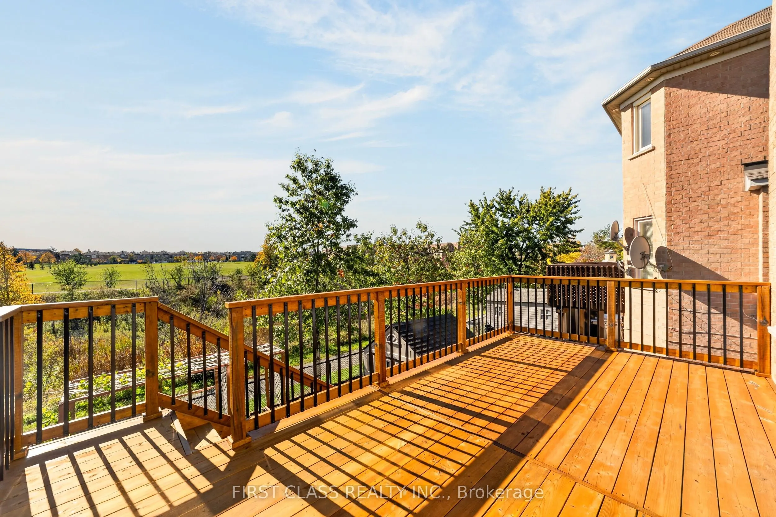 38 Pacific Wind Crescent